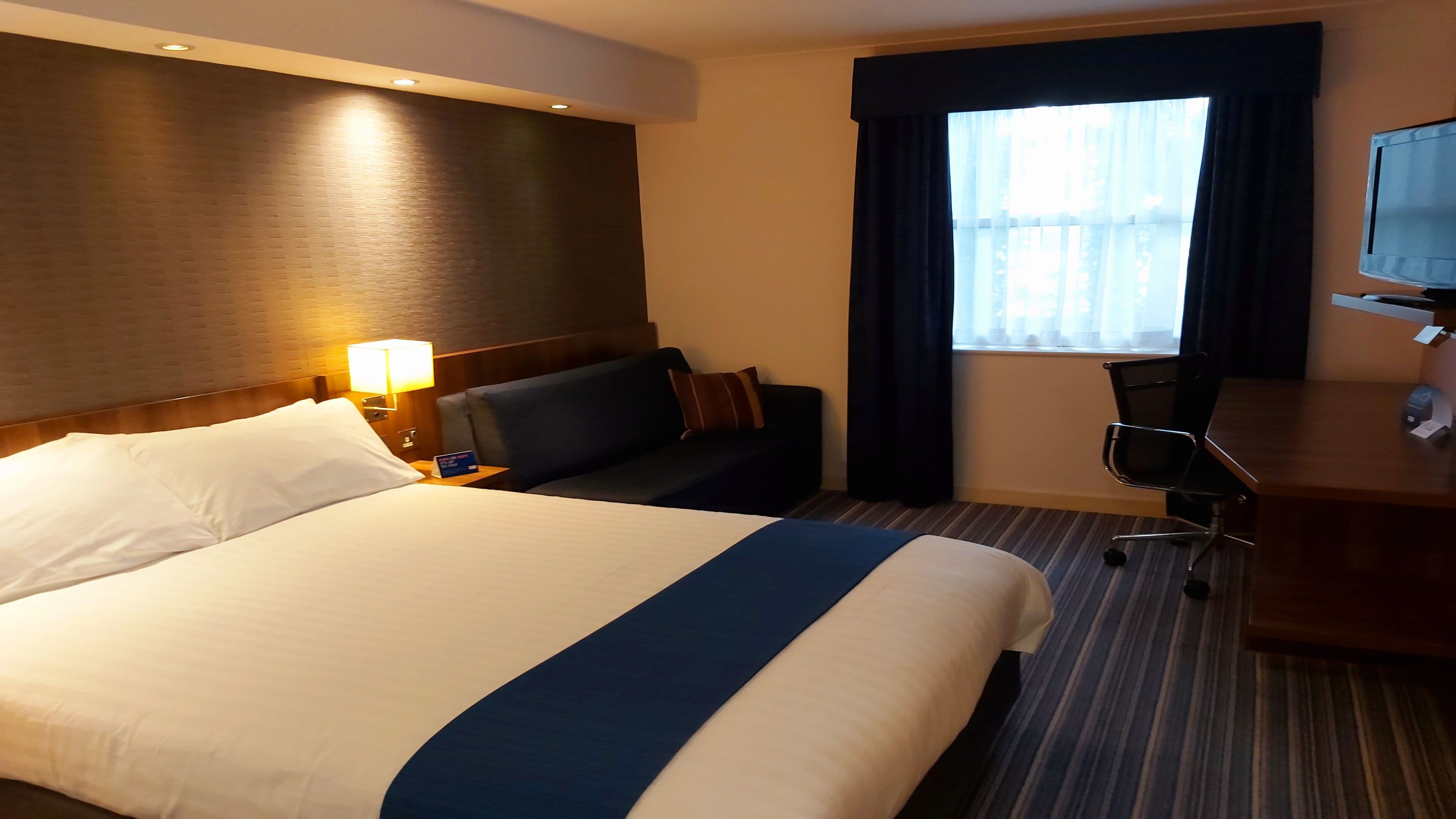 Holiday Inn Express Leeds - East — 6
