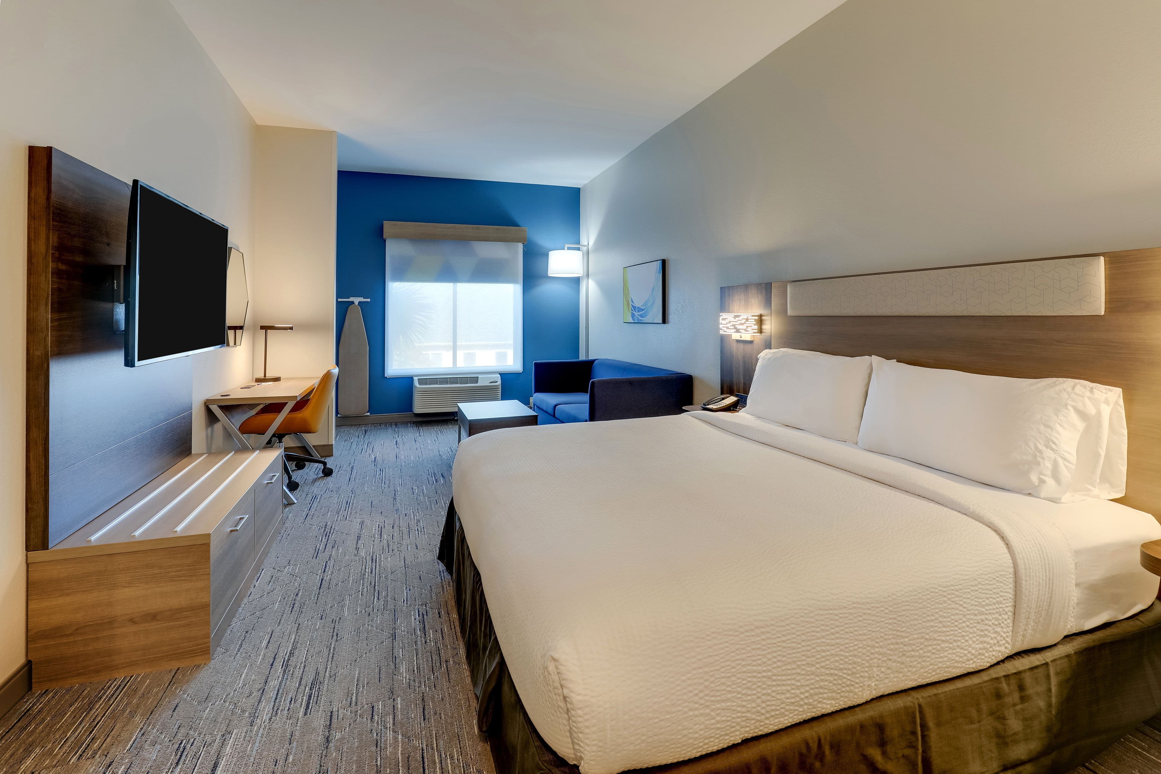 Holiday Inn Express Leland - Wilmington Area - Image 5