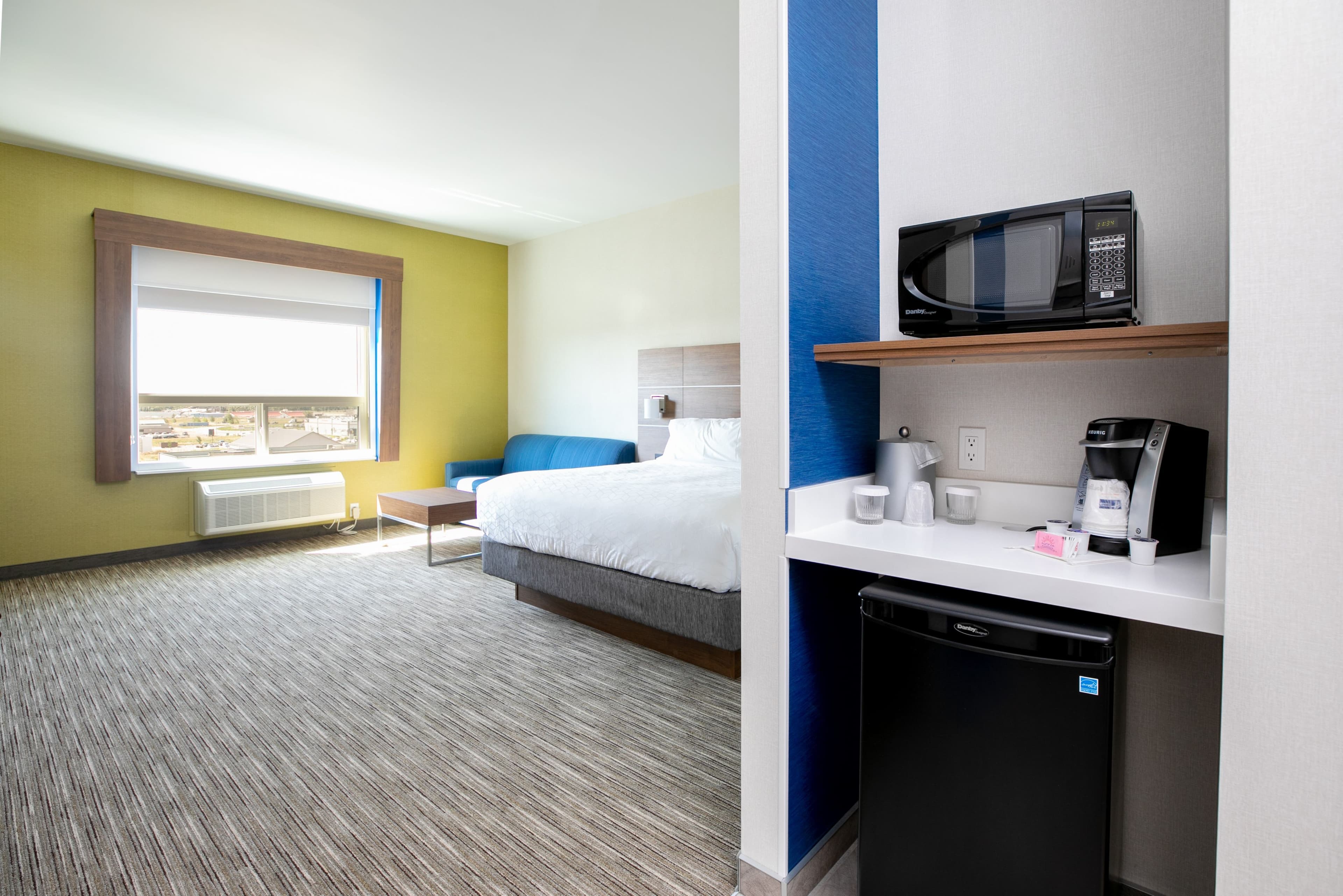 Holiday Inn Express Lethbridge Southeast - Image 3
