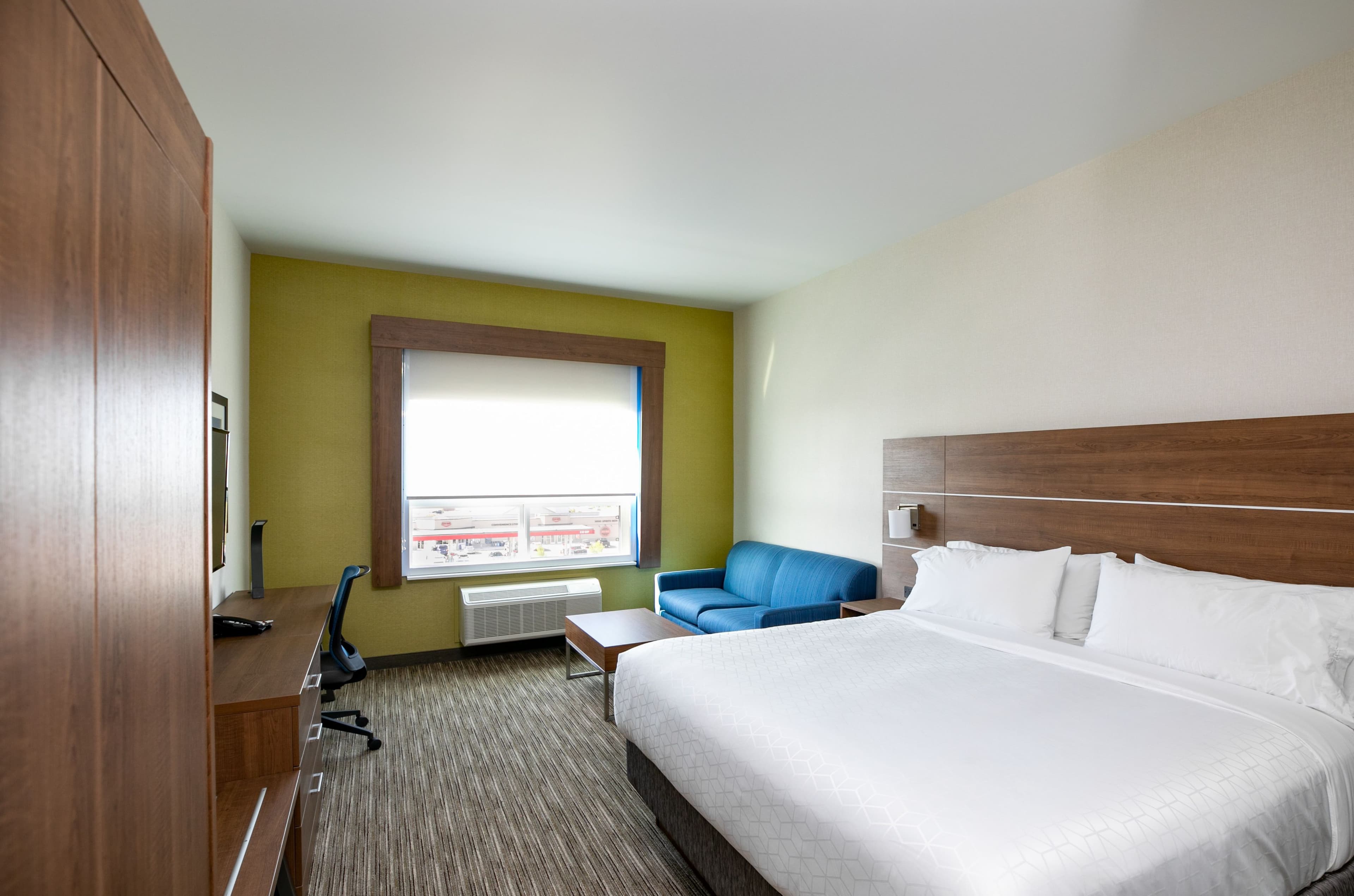 Holiday Inn Express Lethbridge Southeast - Image 2