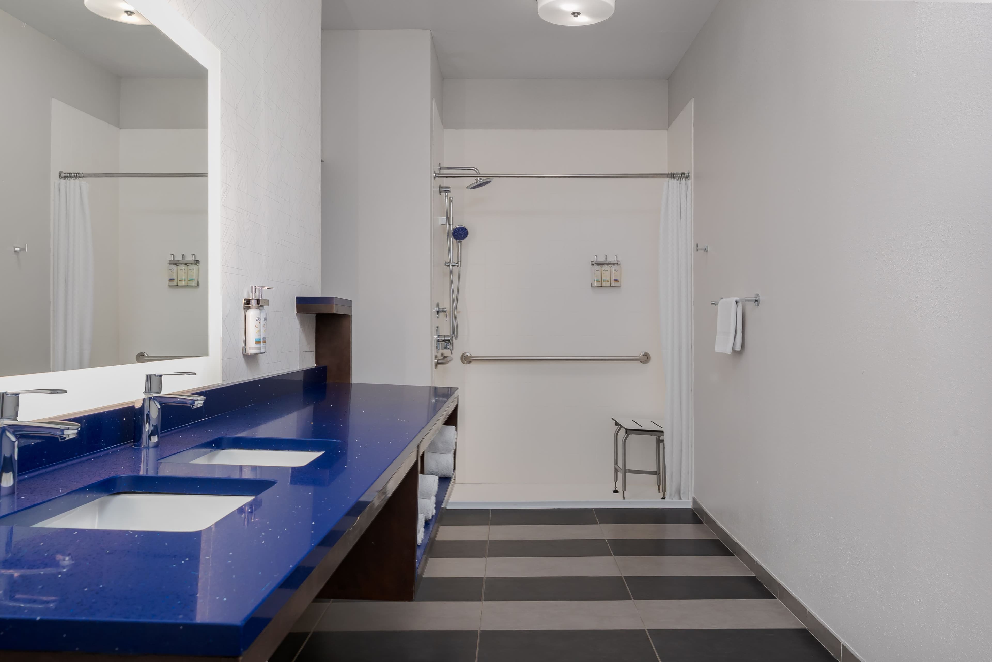 Holiday Inn Express Lexington - Horse Park Area — 16