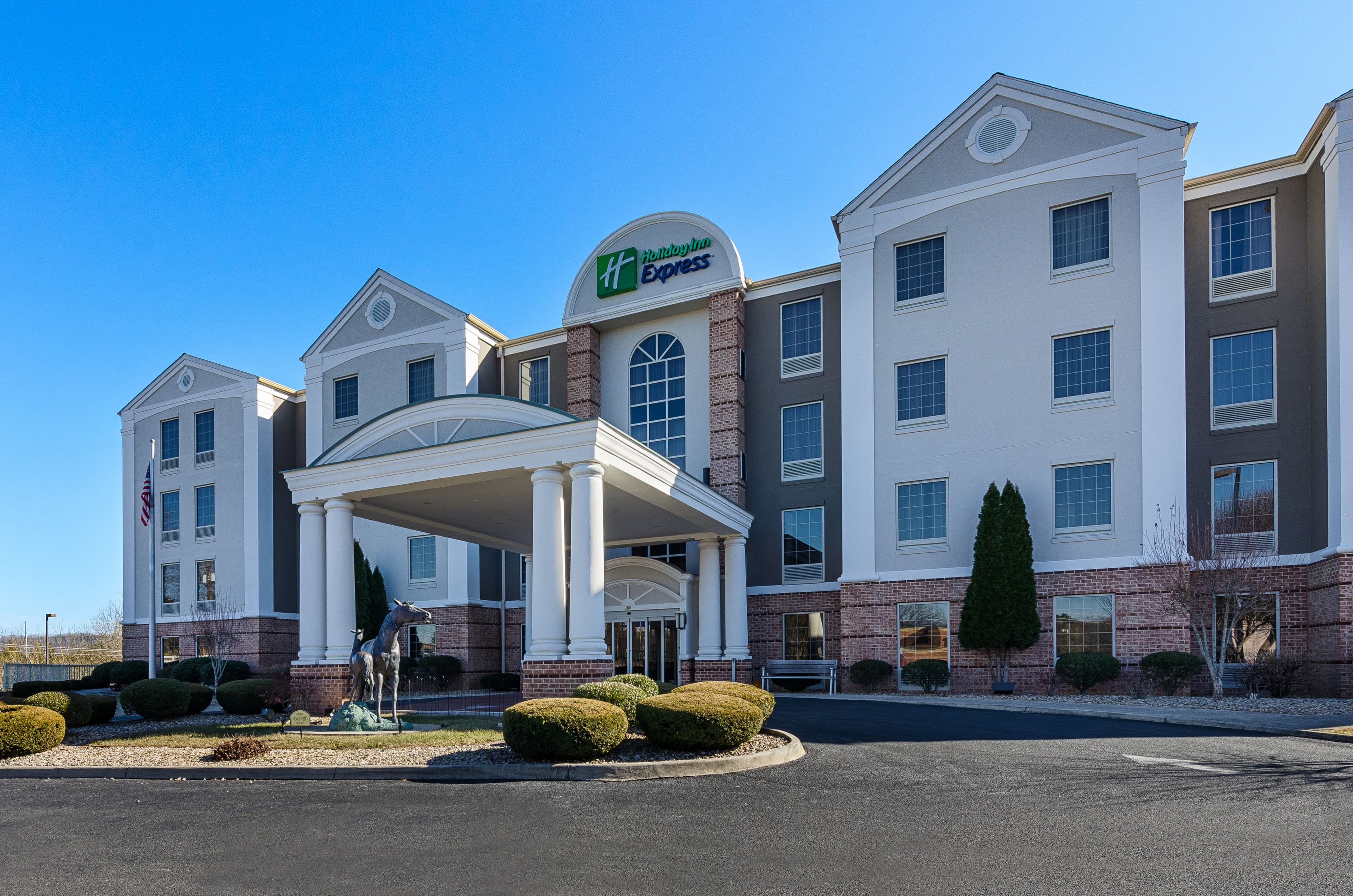 Holiday Inn Express Lexington - Image 1