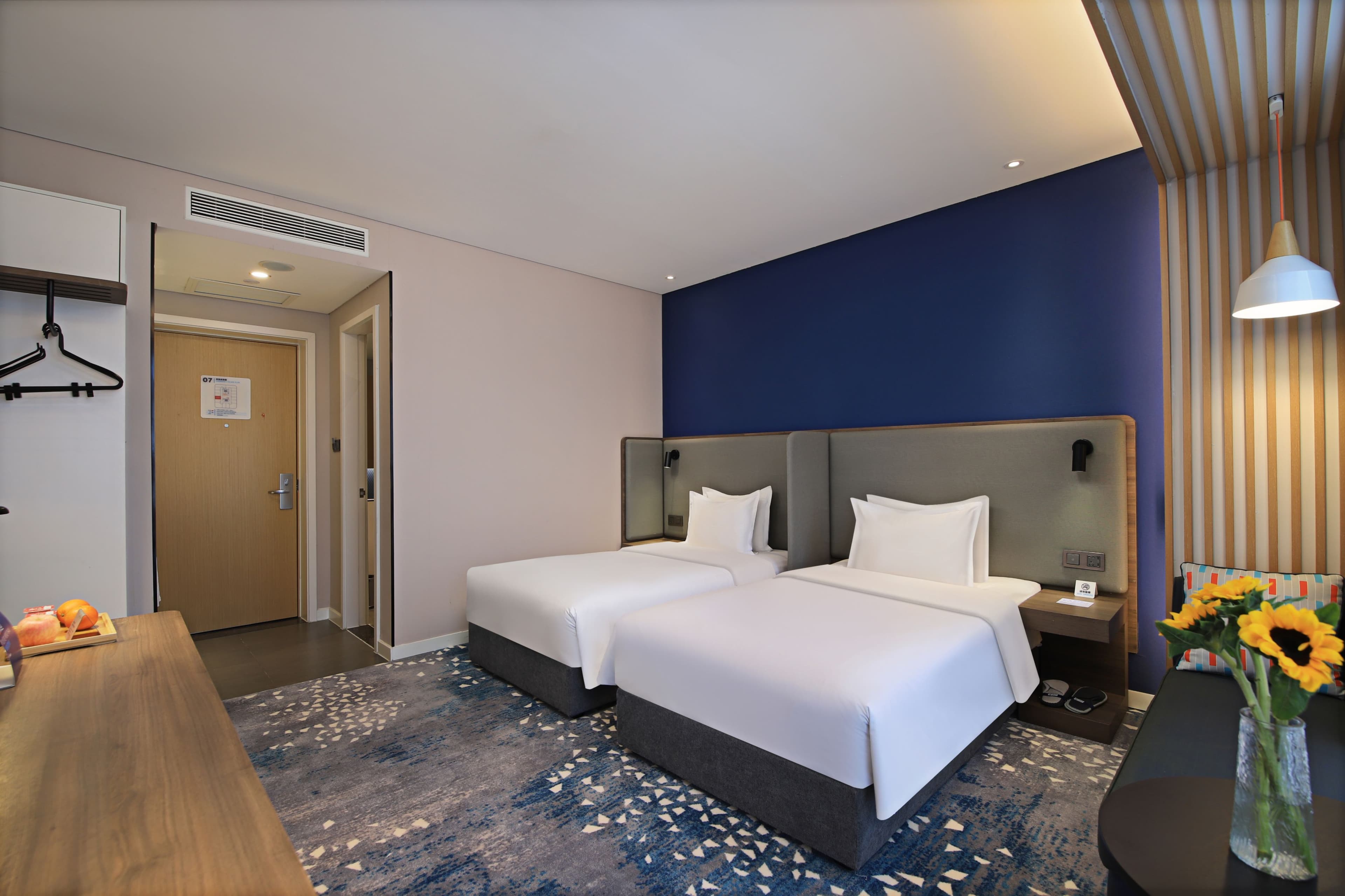 Holiday Inn Express Linyi West - Image 2