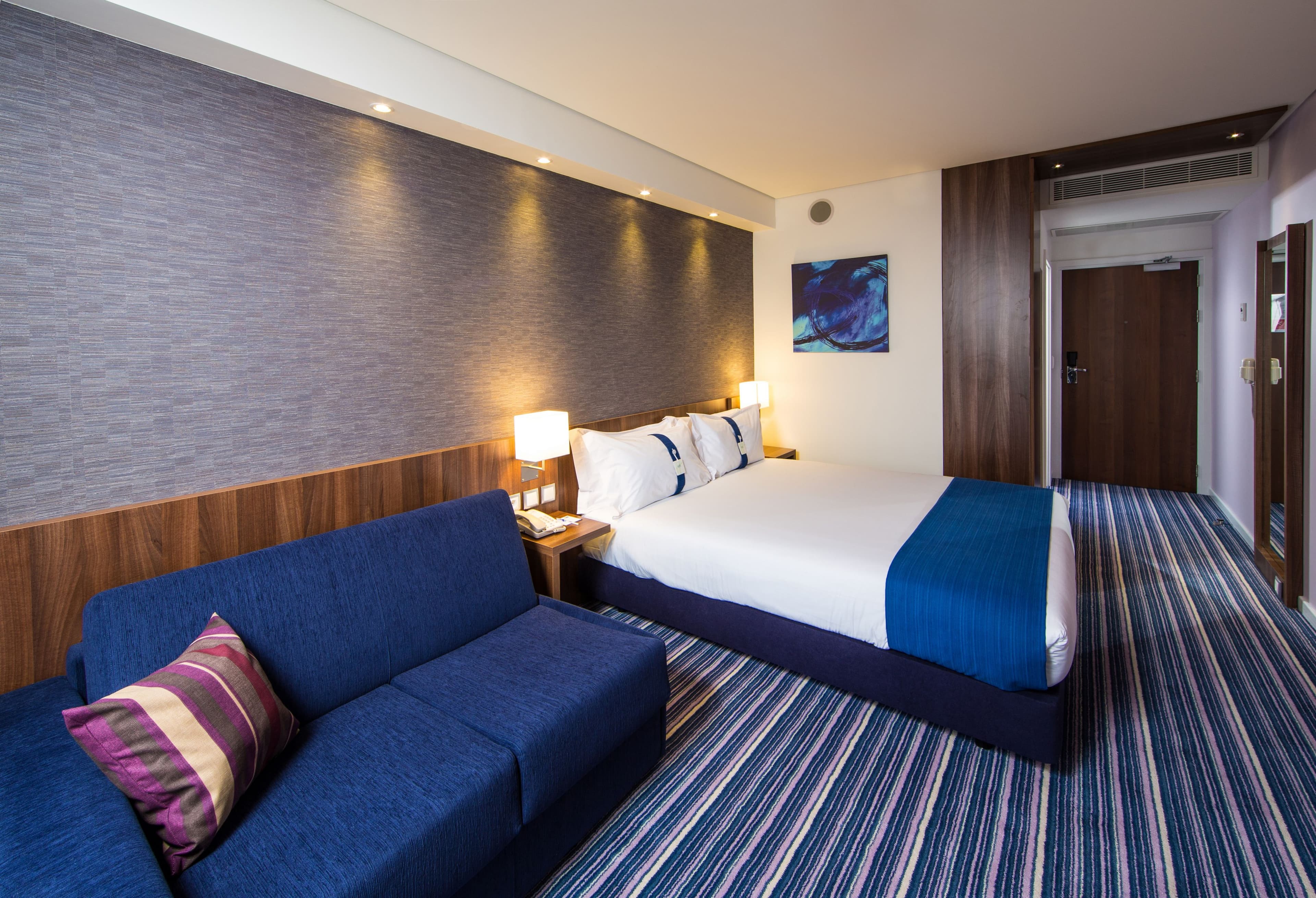 Holiday Inn Express Lisbon Airport — 4