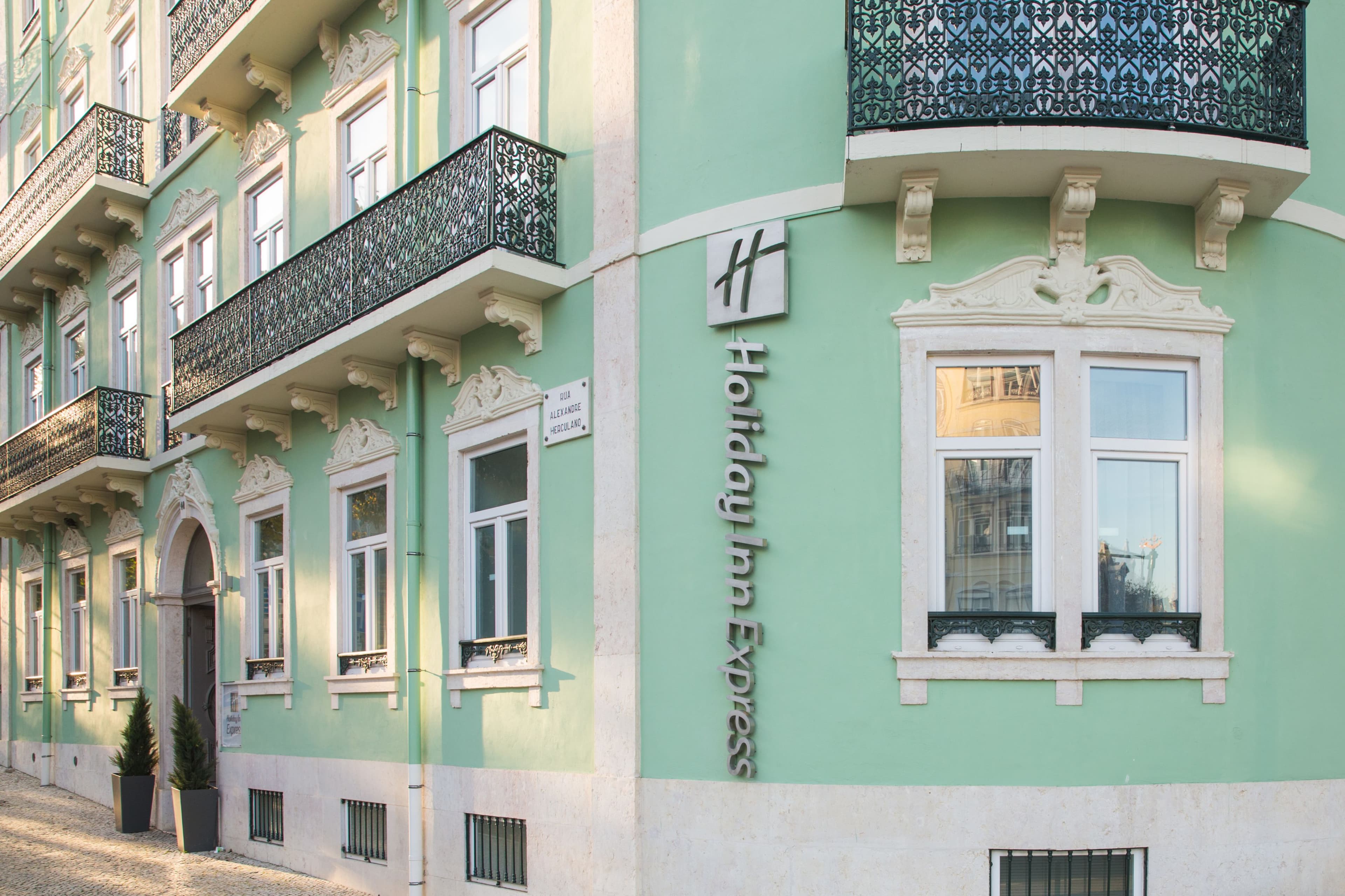 Holiday Inn Express Lisbon - Av. Liberdade - Image 1