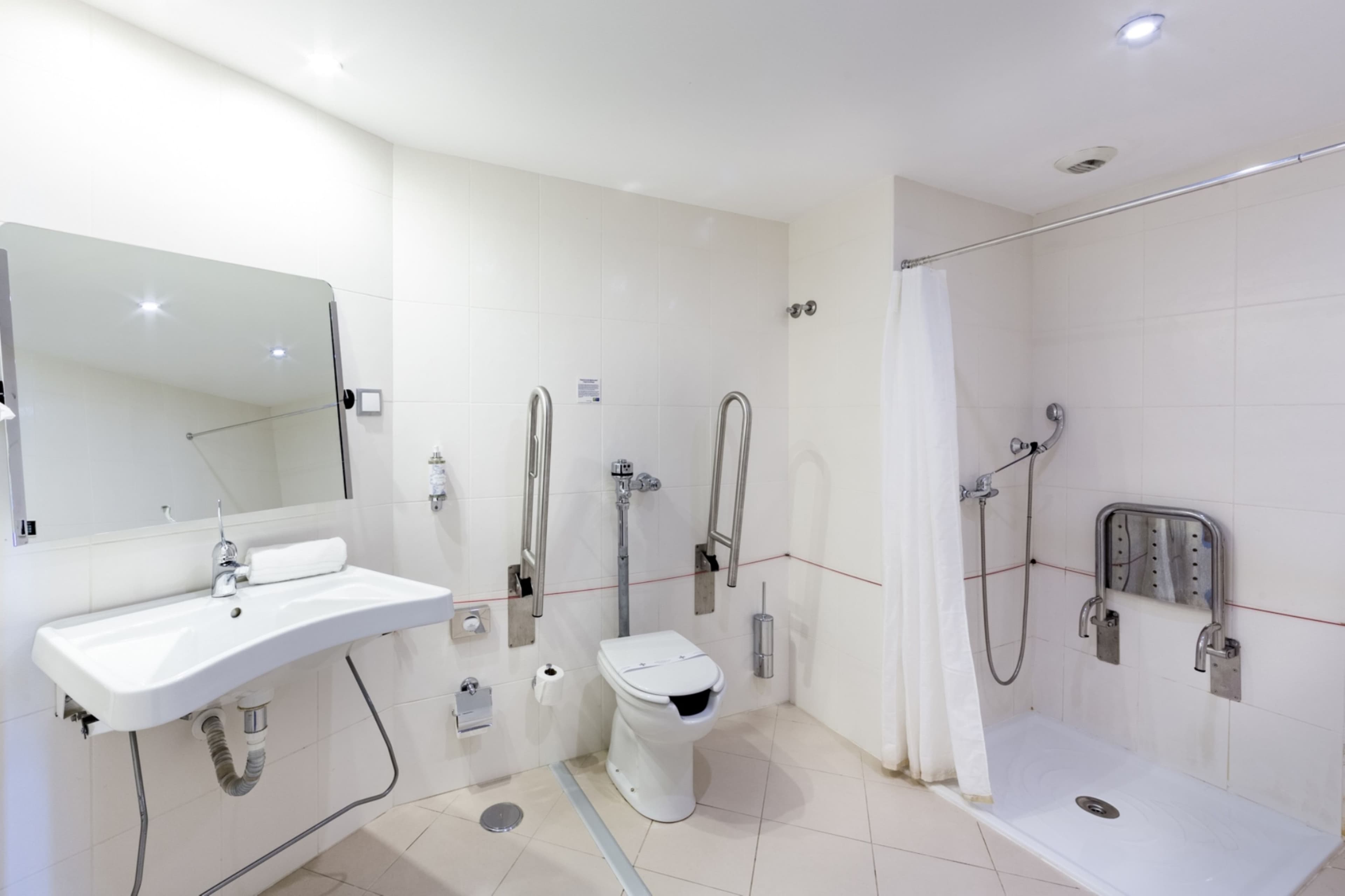 Holiday Inn Express Lisbon Airport — 10
