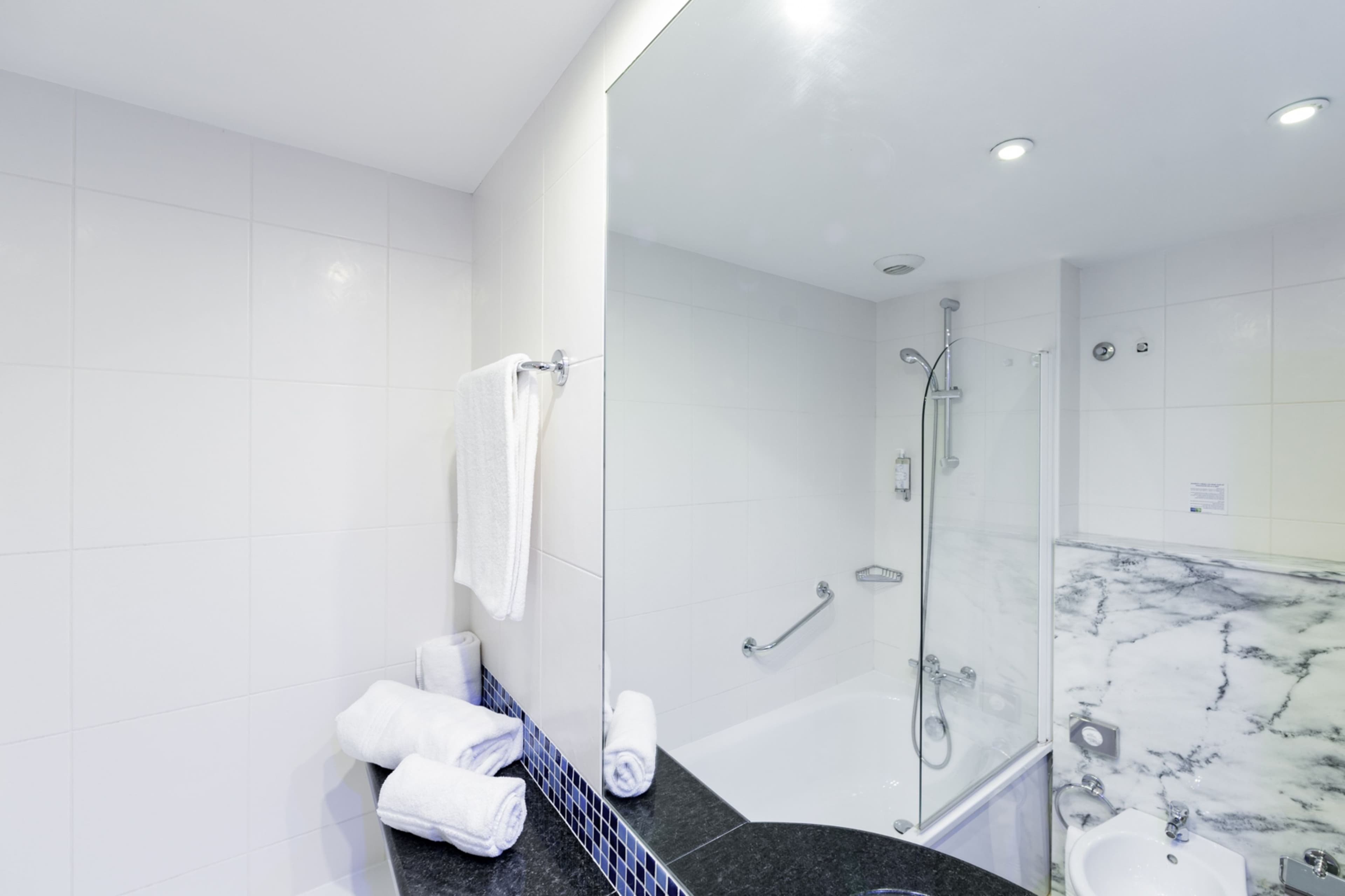 Holiday Inn Express Lisbon Airport — 18