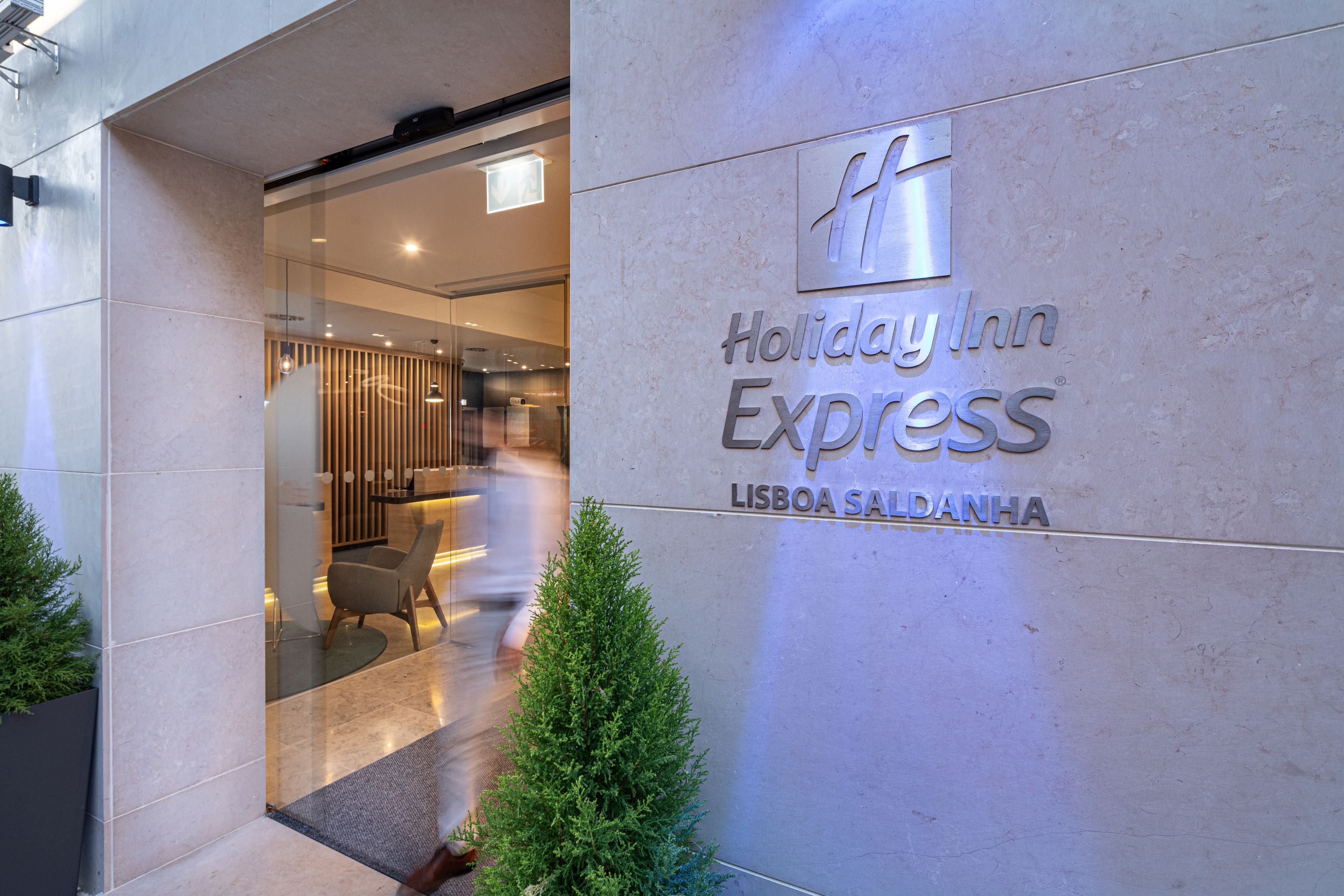Holiday Inn Express Lisbon - Plaza Saldanha - Image 1