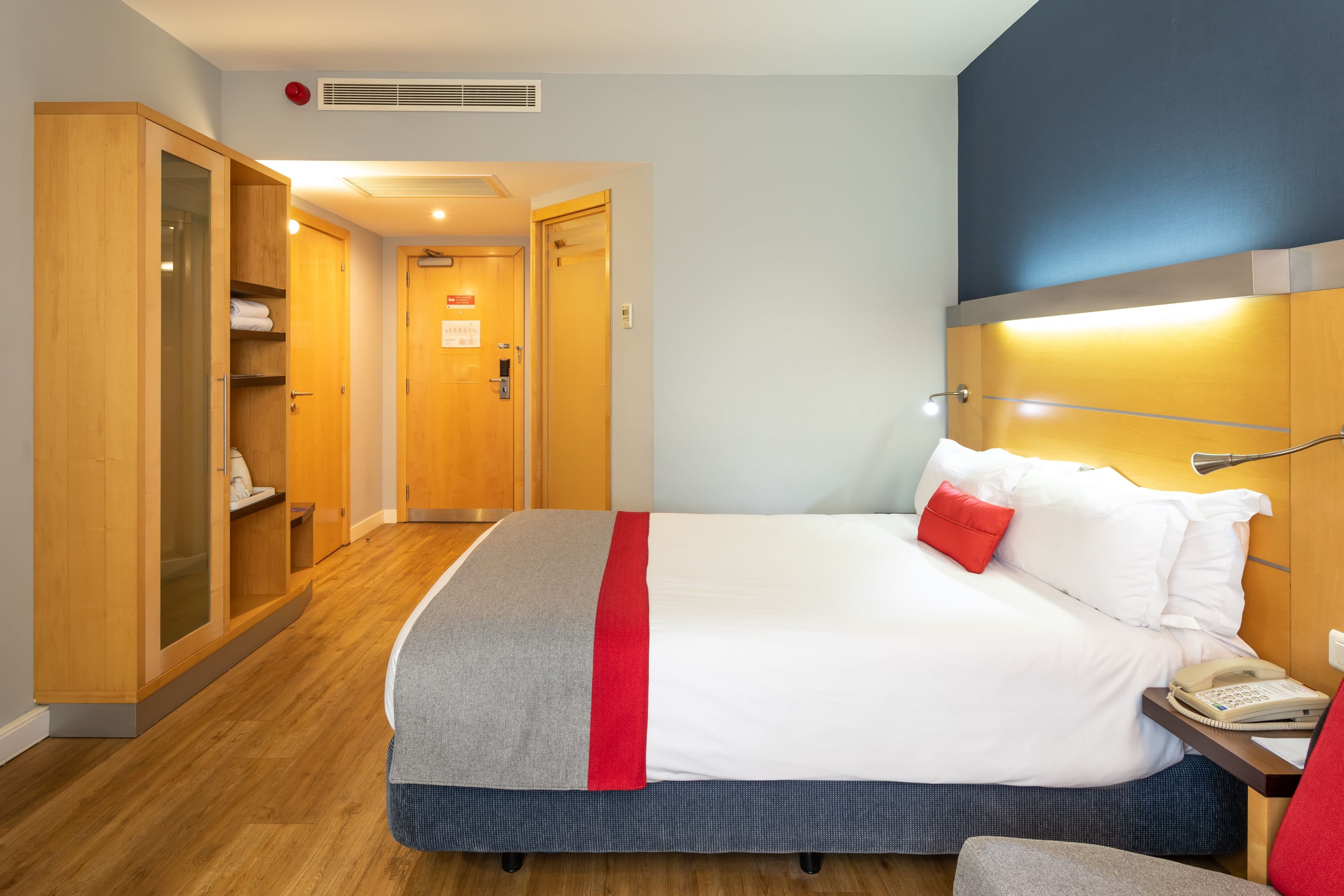 Holiday Inn Express Lisbon - Oeiras - Image 2
