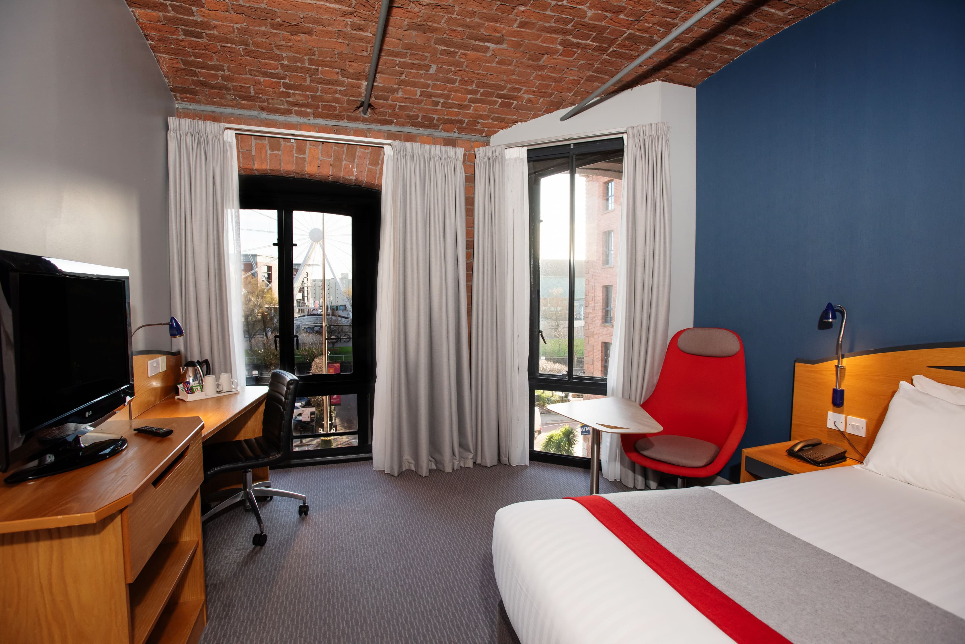 Holiday Inn Express Liverpool - Royal Albert Dock — 24