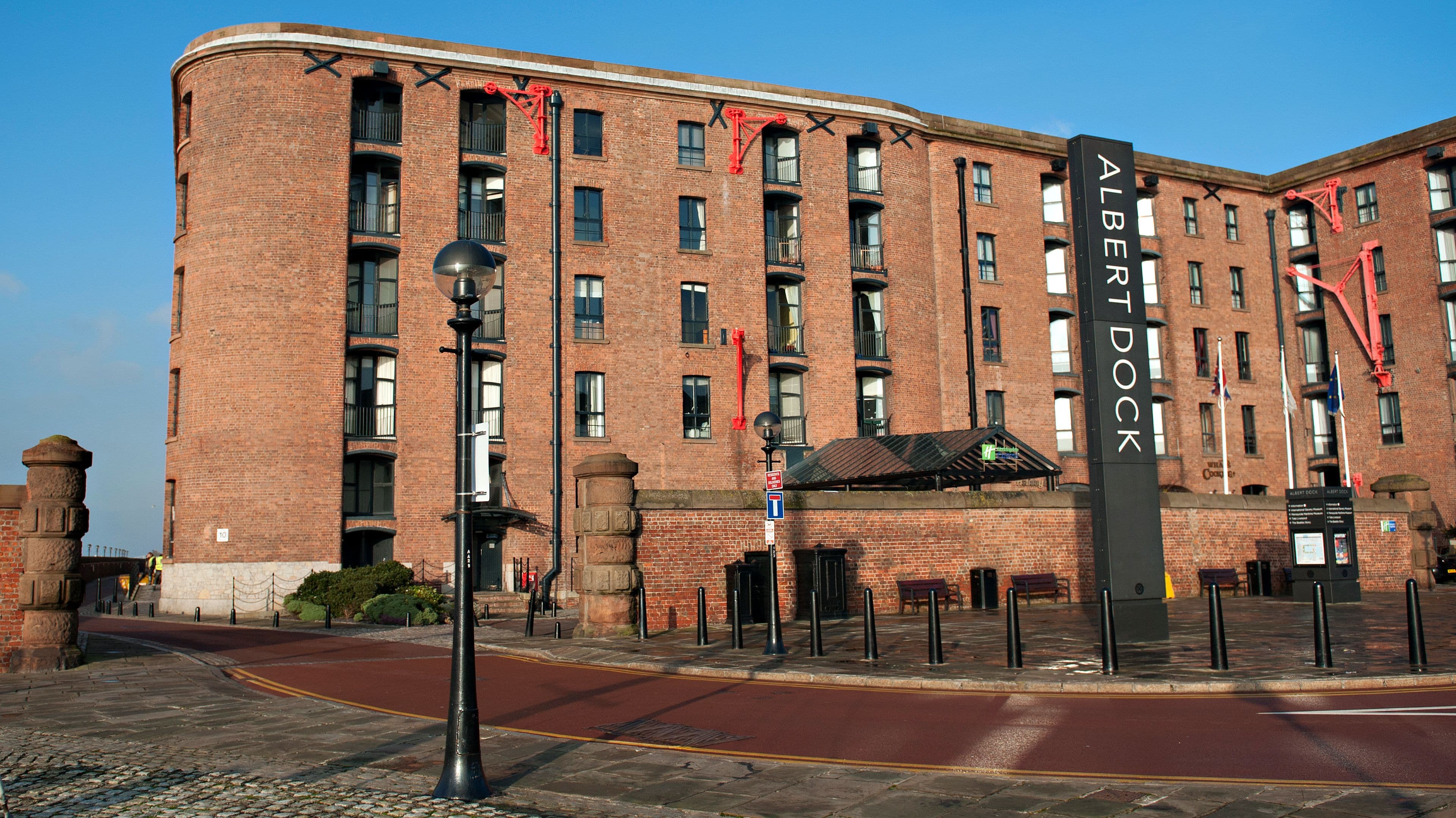 Holiday Inn Express Liverpool - Royal Albert Dock - Image 1