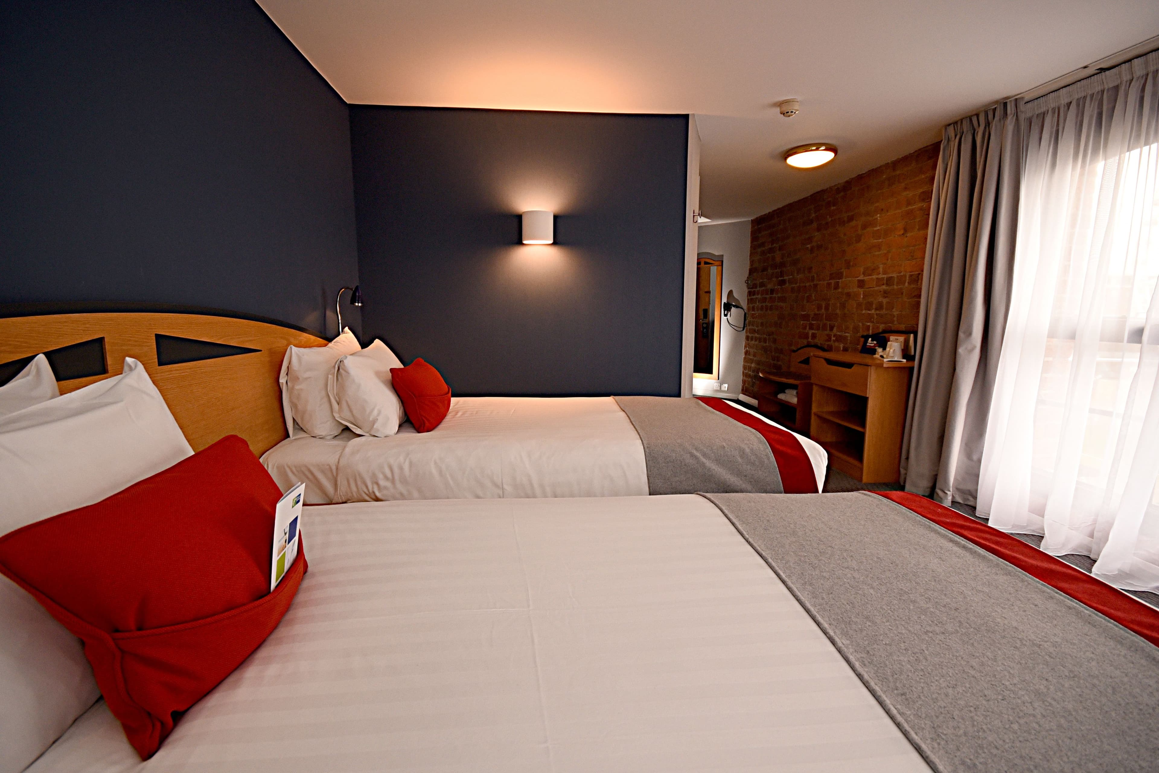 Holiday Inn Express Liverpool - Royal Albert Dock — 27