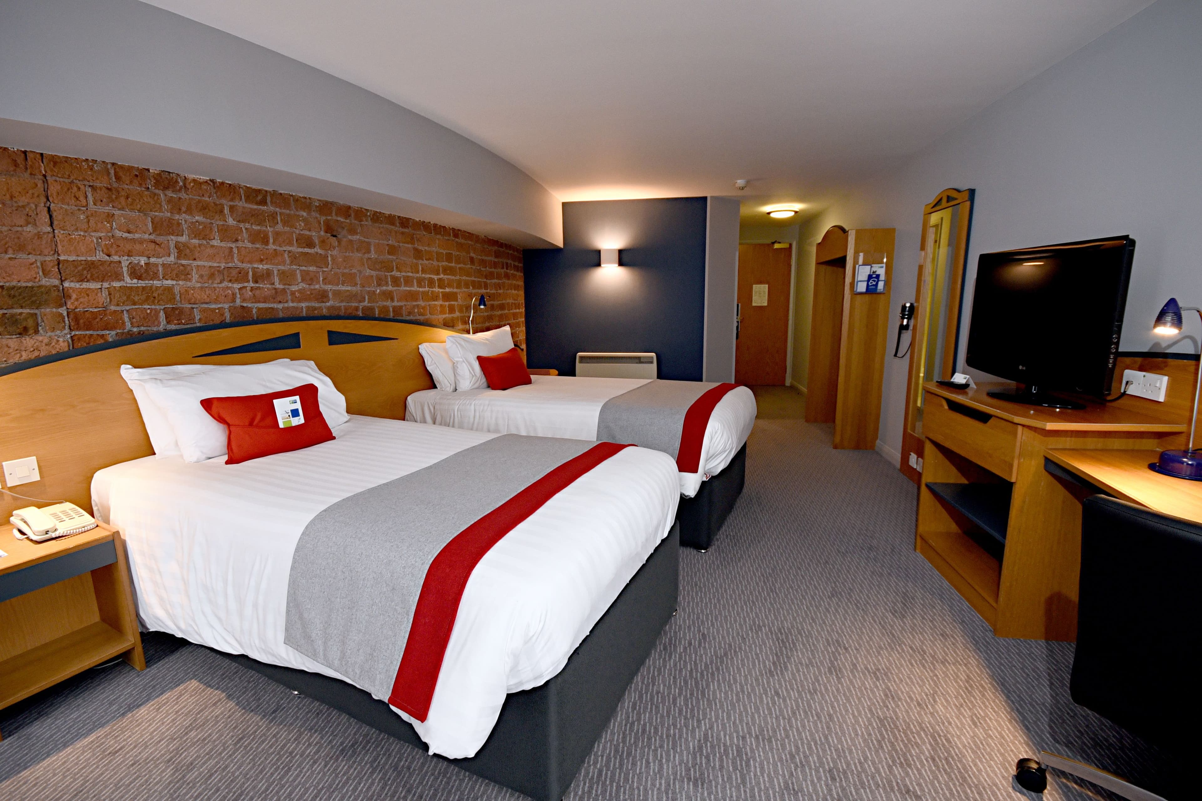 Holiday Inn Express Liverpool - Royal Albert Dock — 25