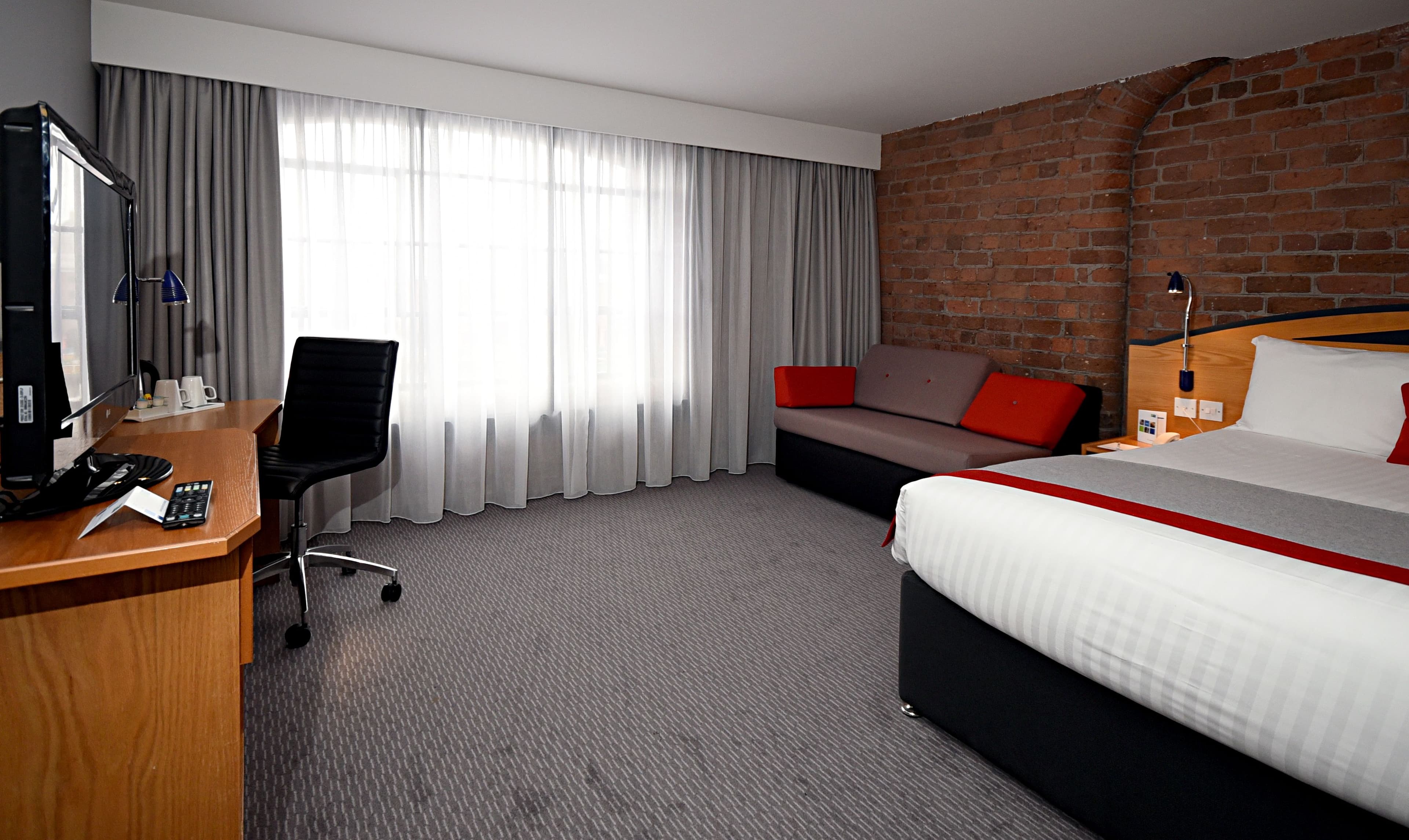 Holiday Inn Express Liverpool - Royal Albert Dock — 17