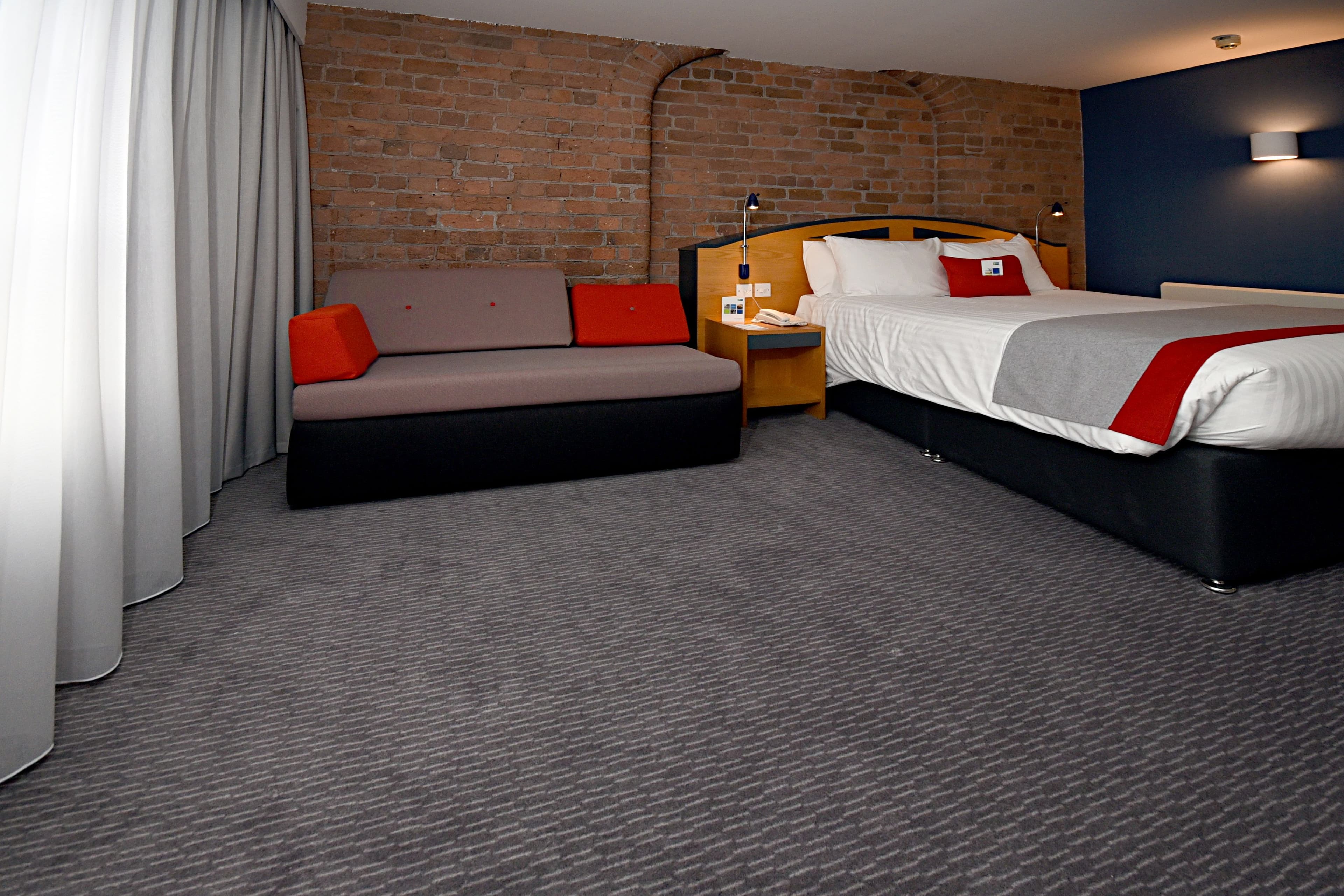 Holiday Inn Express Liverpool - Royal Albert Dock — 14