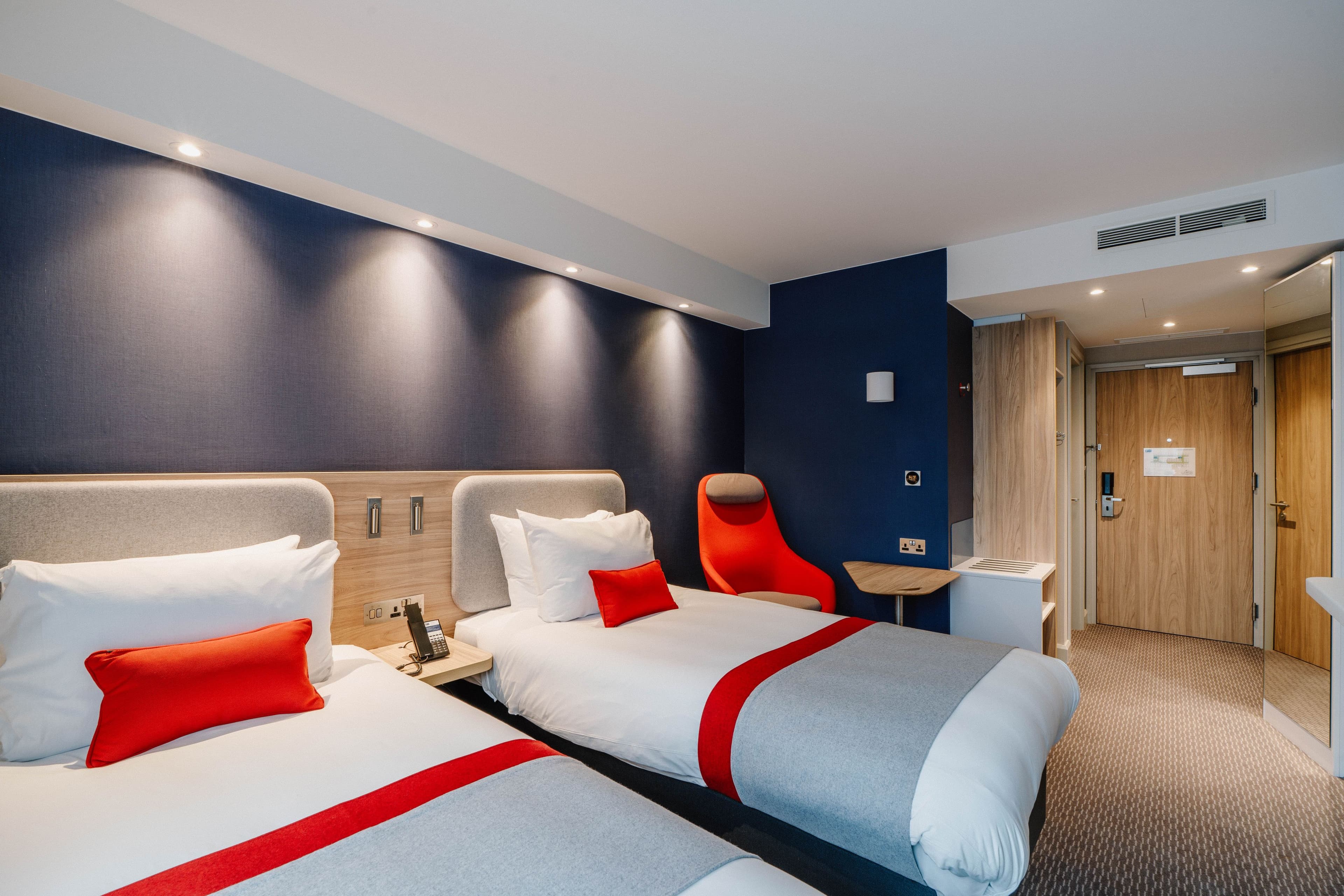 Holiday Inn Express Liverpool - Central - Image 5
