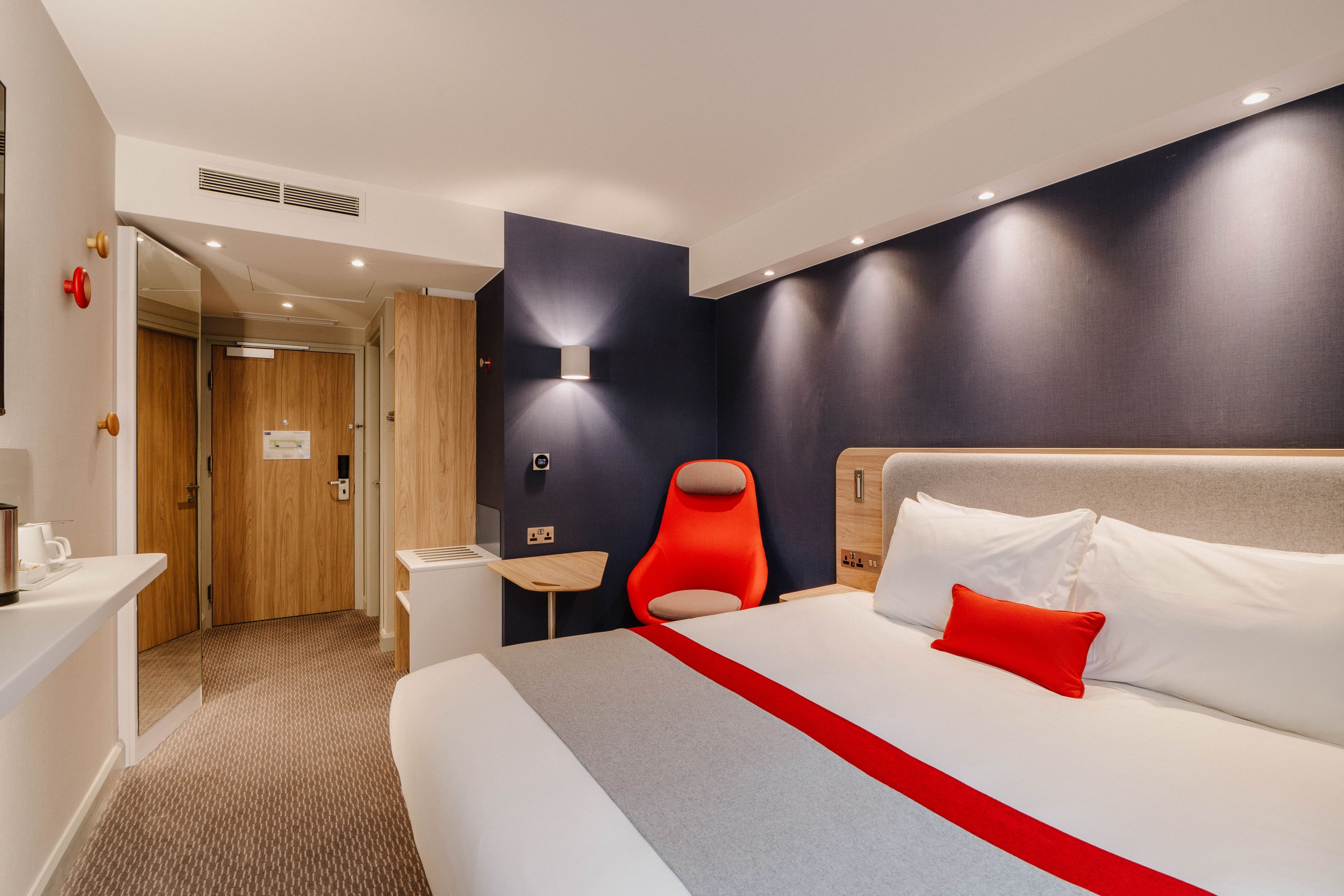 Holiday Inn Express Liverpool - Central - Image 4
