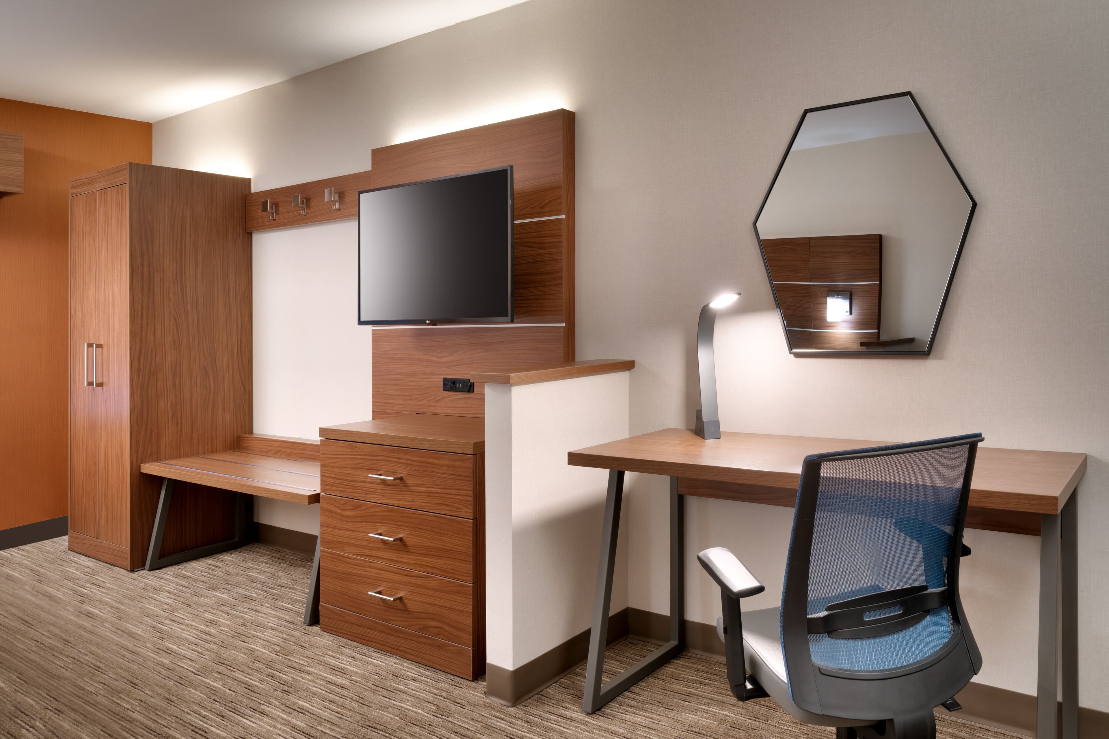 Holiday Inn Express Billings East - Image 4