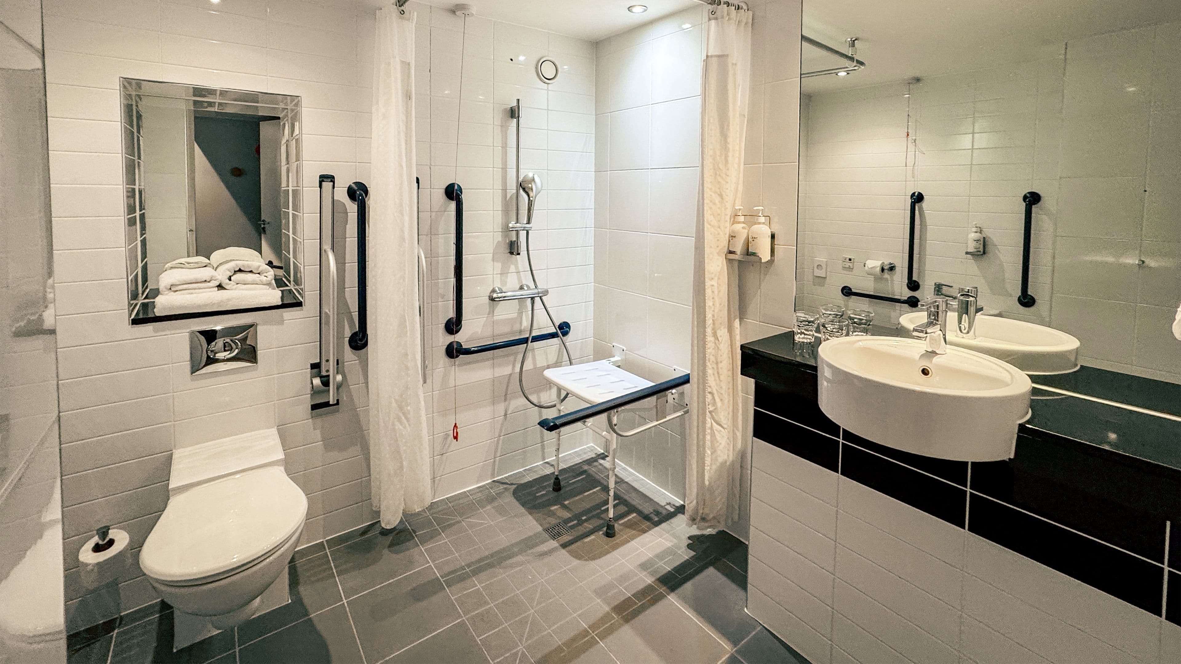 Holiday Inn Express London - Stratford — 30