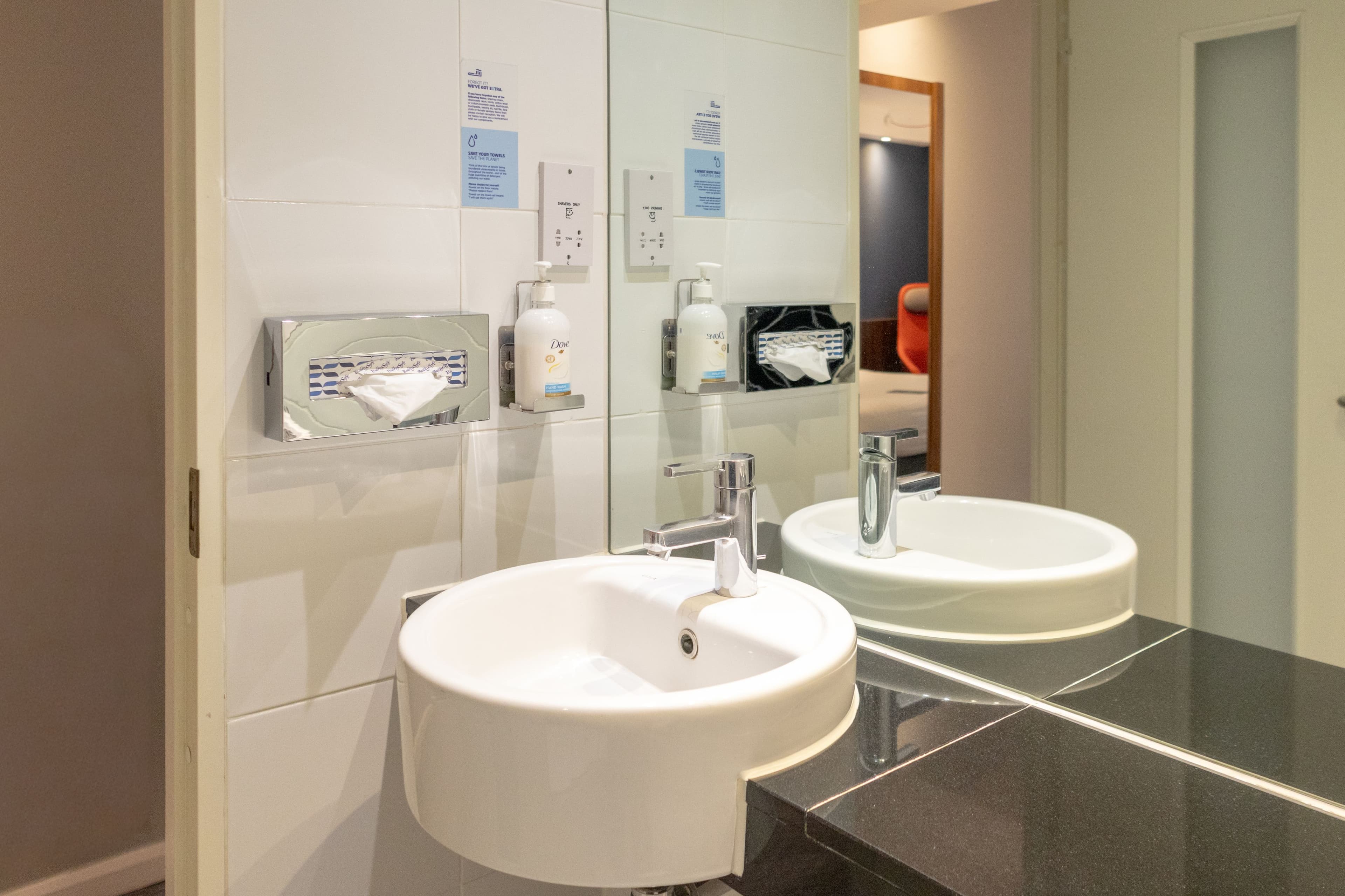 Holiday Inn Express London - Stratford — 7