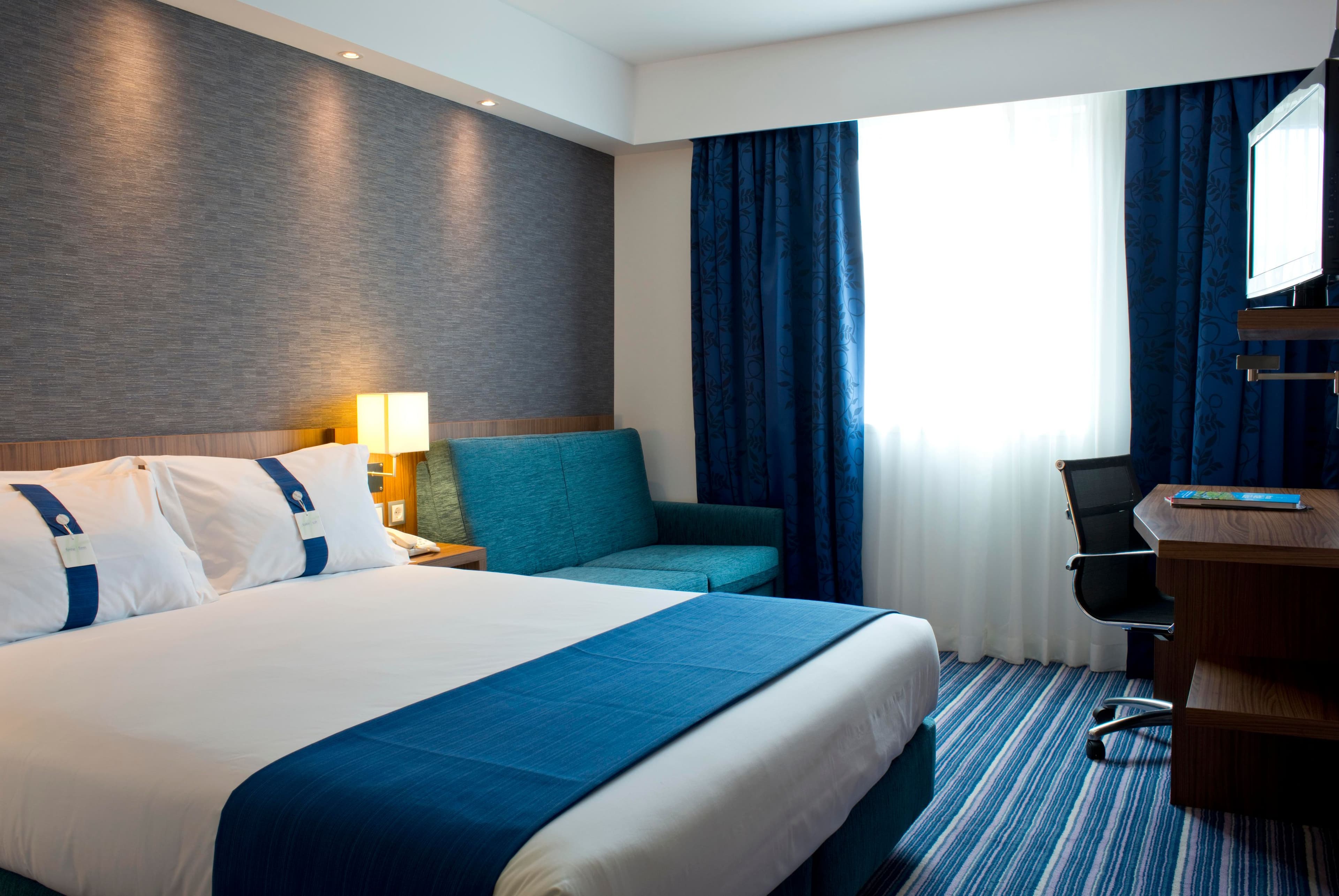 Holiday Inn Express London - Vauxhall Nine Elms - Image 2