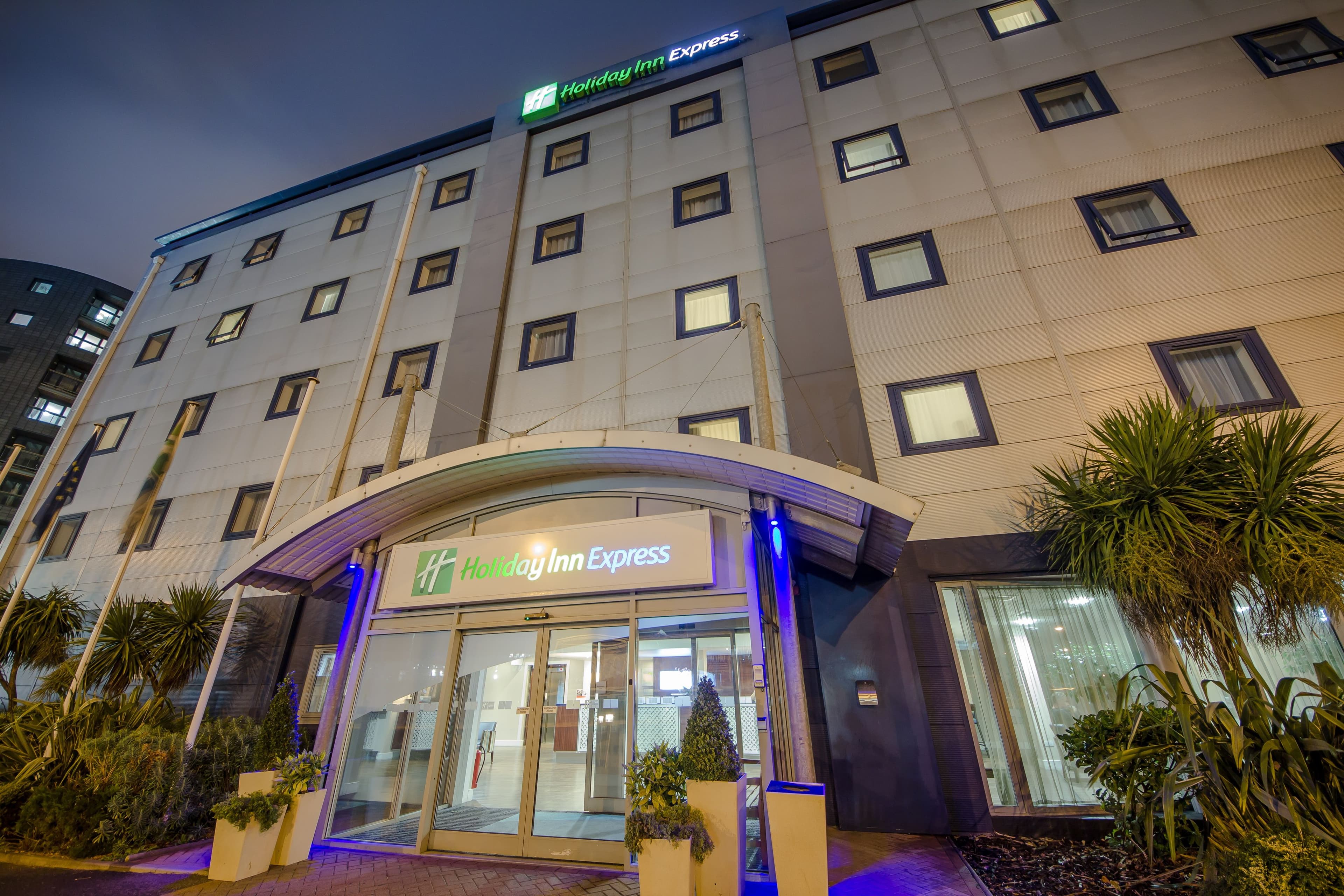 Holiday Inn Express London-Royal Docks, Docklands - Image 1