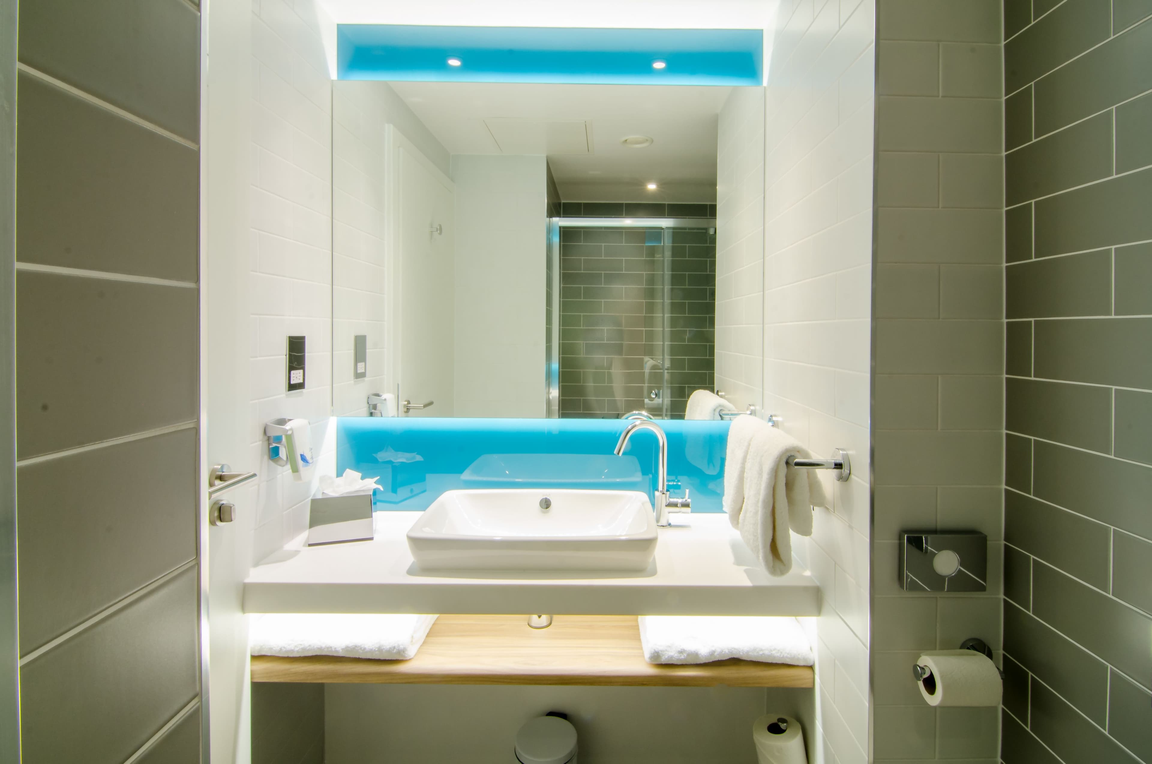 Holiday Inn Express London - Ealing — 8