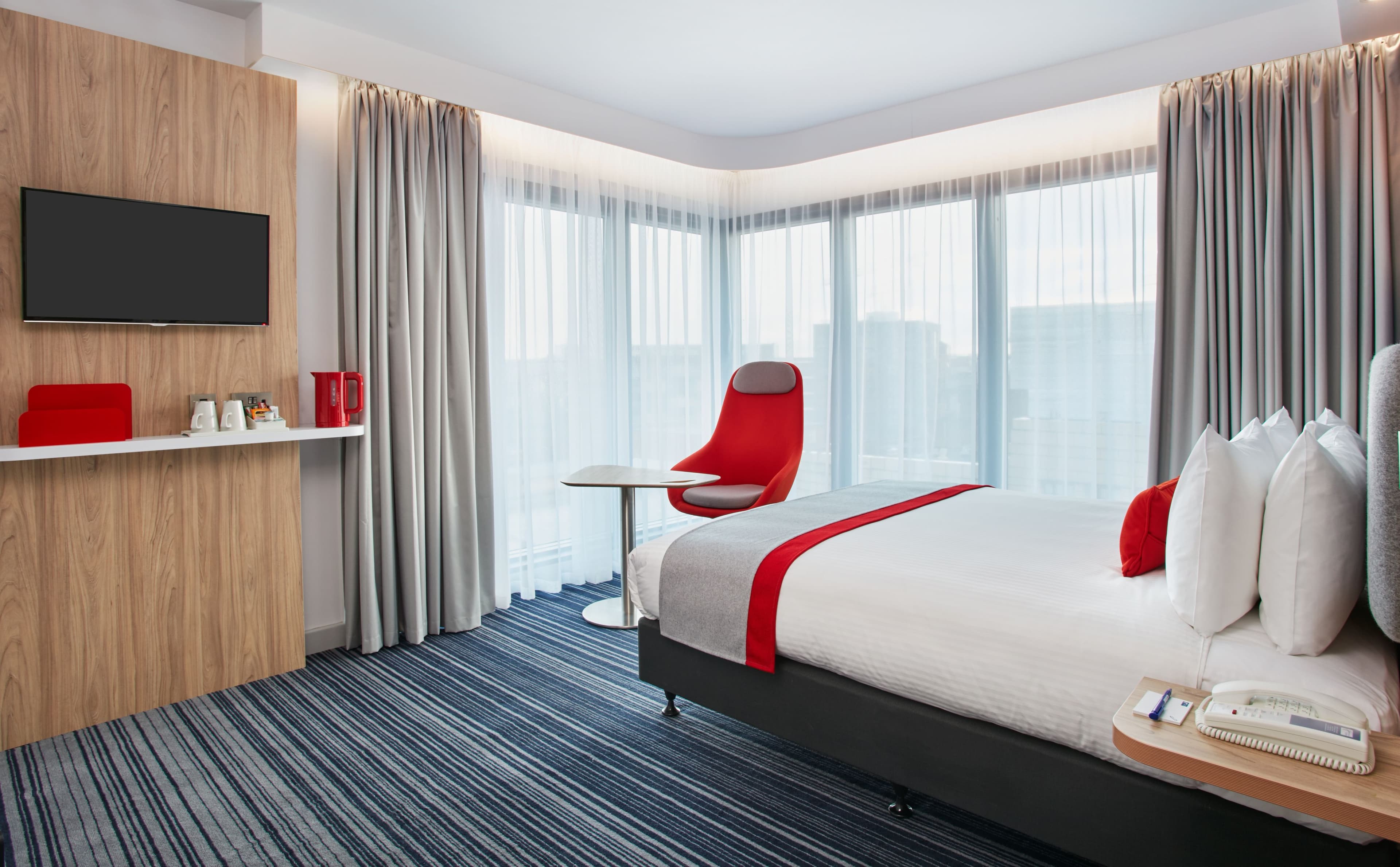 Holiday Inn Express London - Ealing — 13