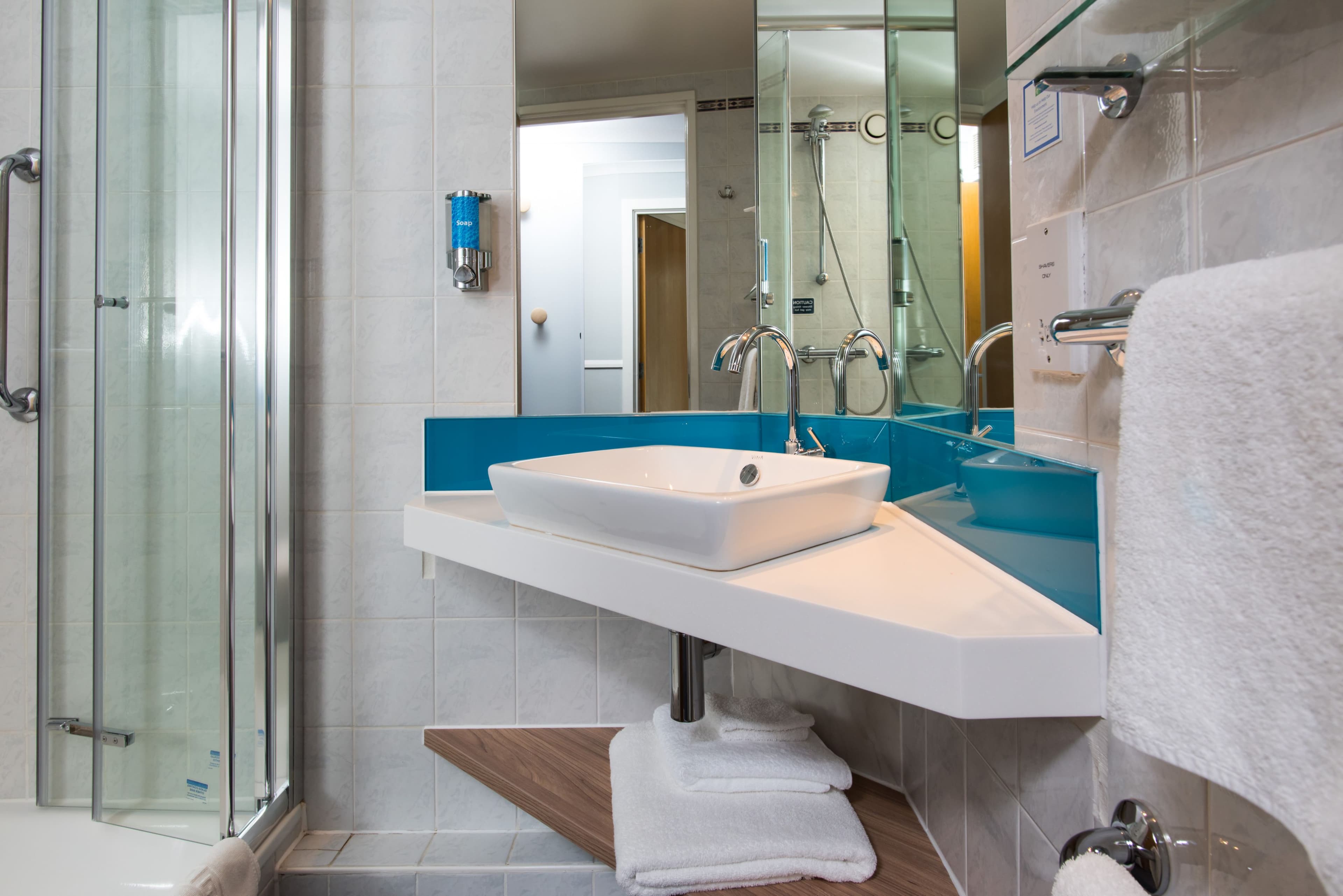 Holiday Inn Express London - Hammersmith - Image 3