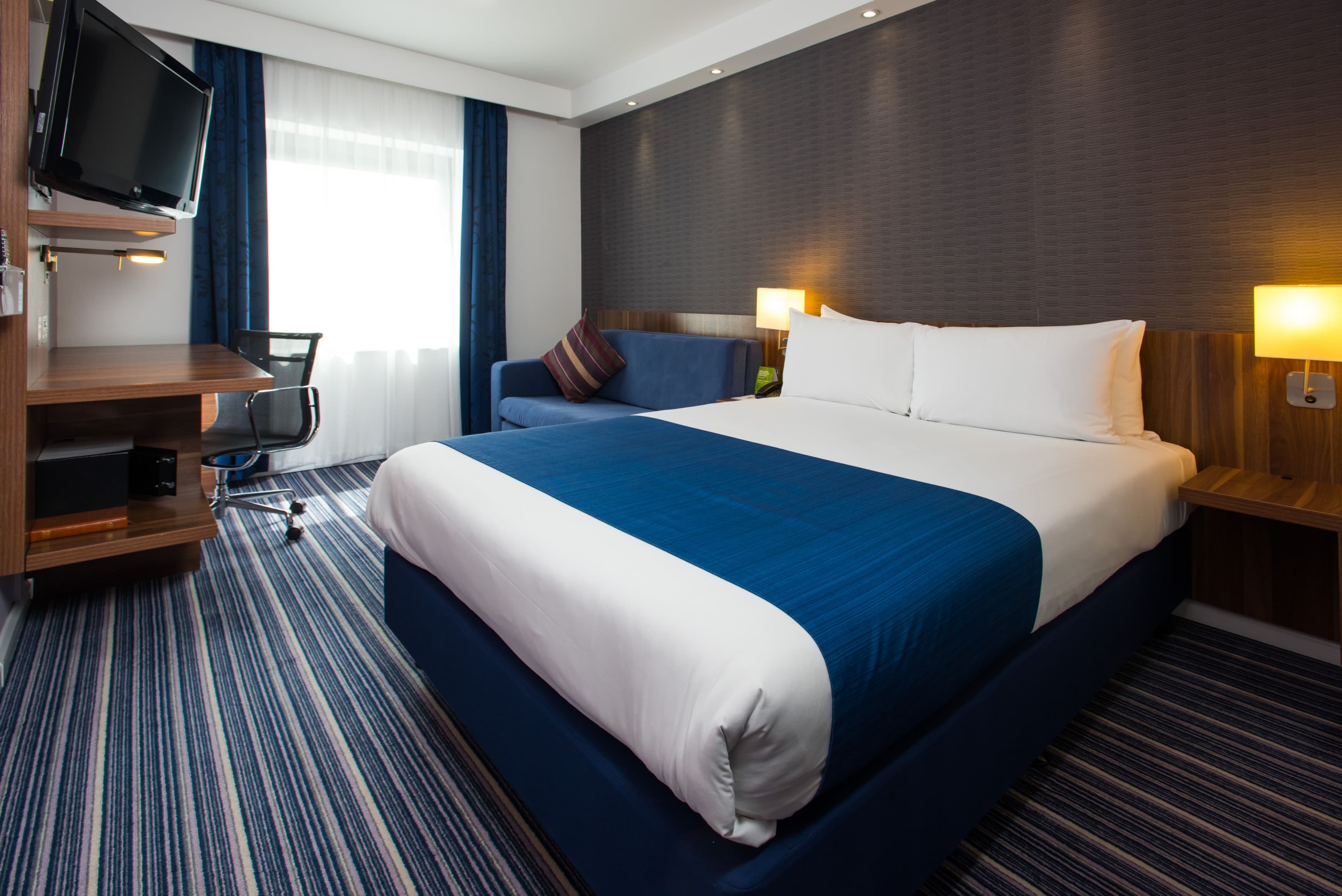 Holiday Inn Express London - Wimbledon South — 6