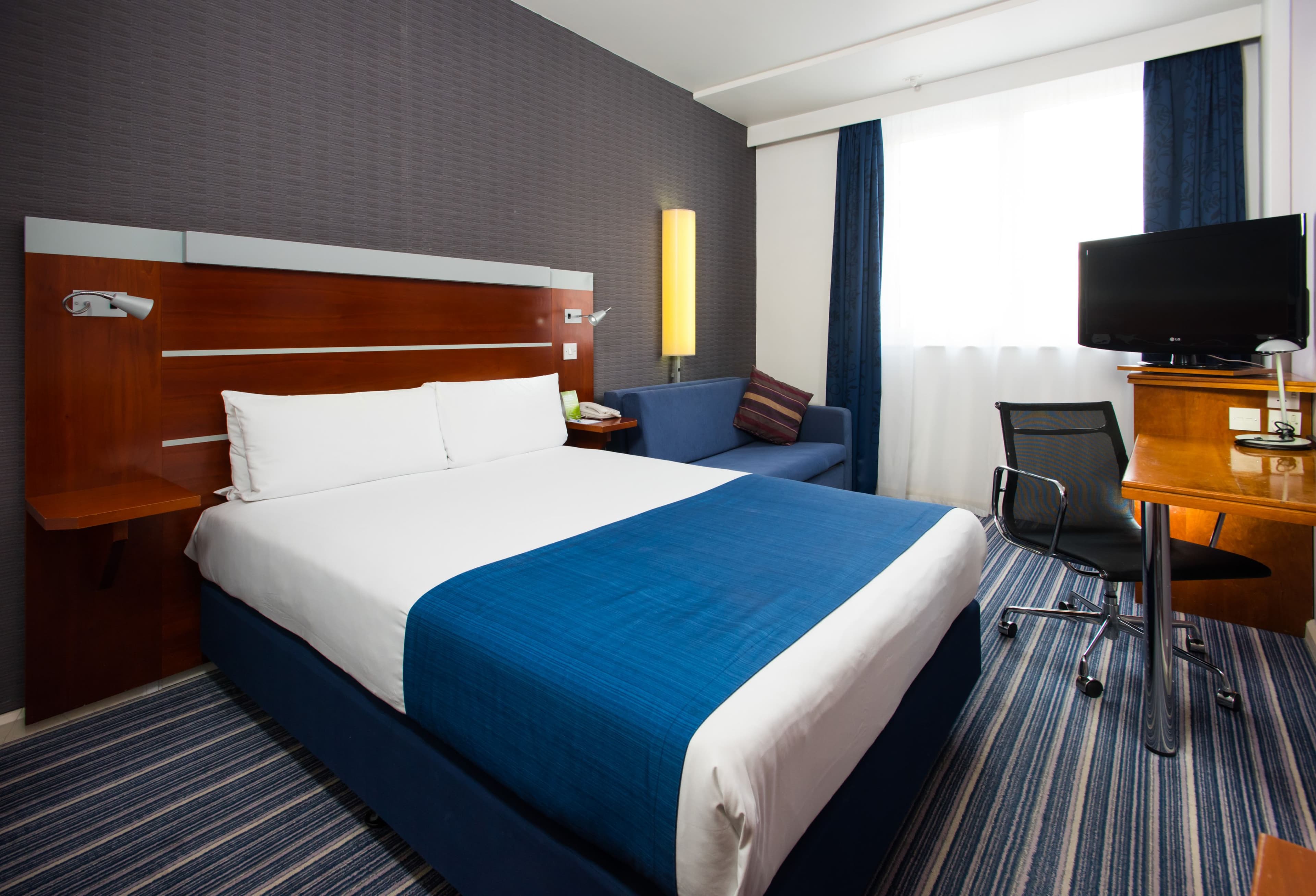 Holiday Inn Express London - Wimbledon South - Image 5
