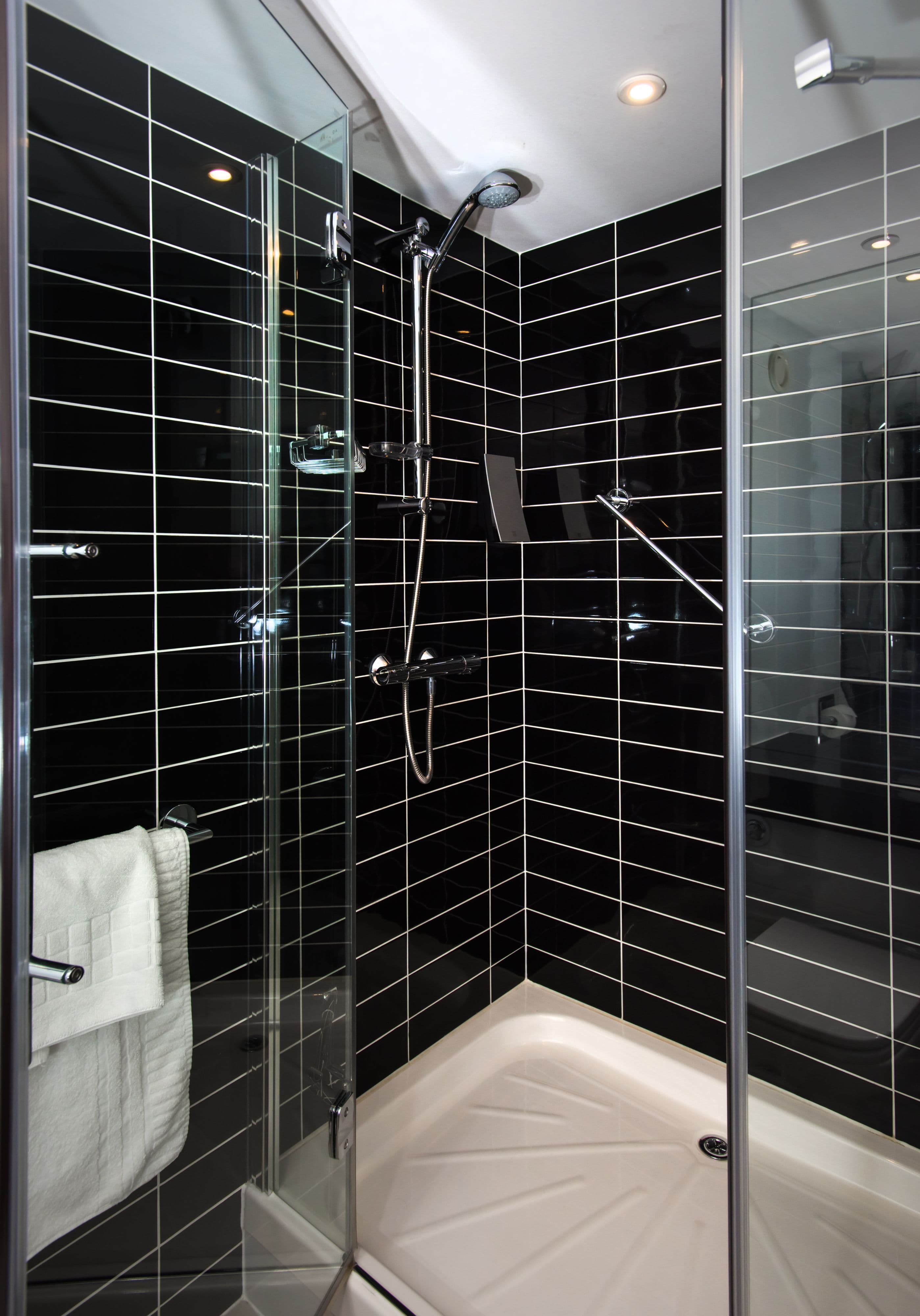 Holiday Inn Express London - Wimbledon South - Image 2