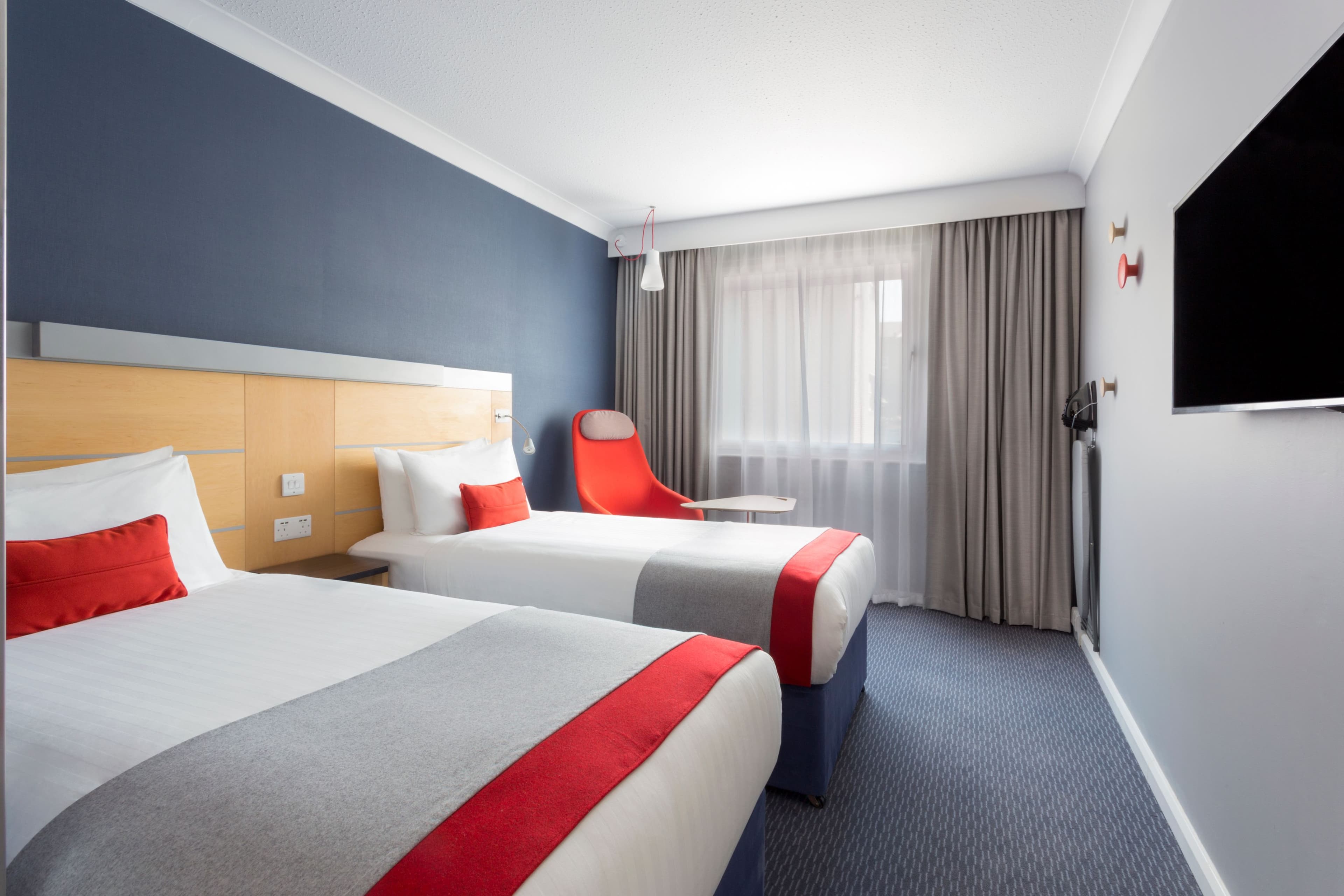 Holiday Inn Express London - Park Royal — 18