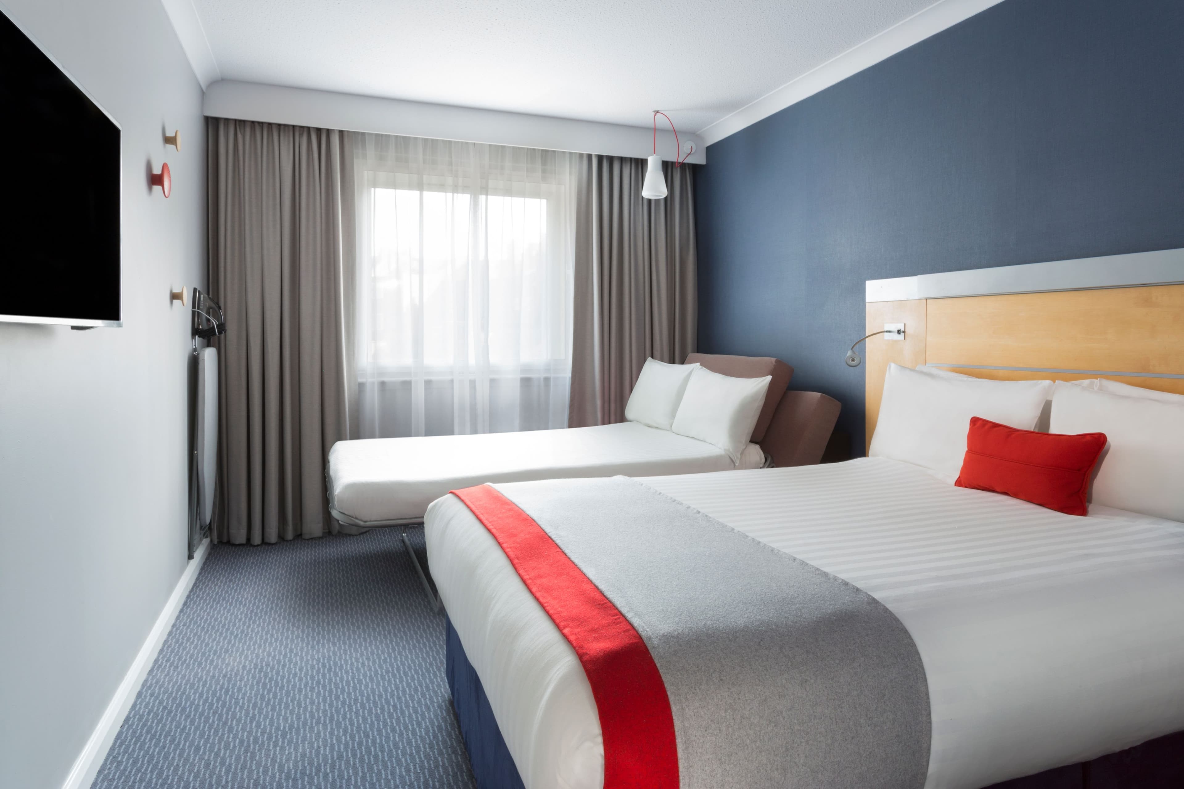 Holiday Inn Express London - Park Royal - Image 4