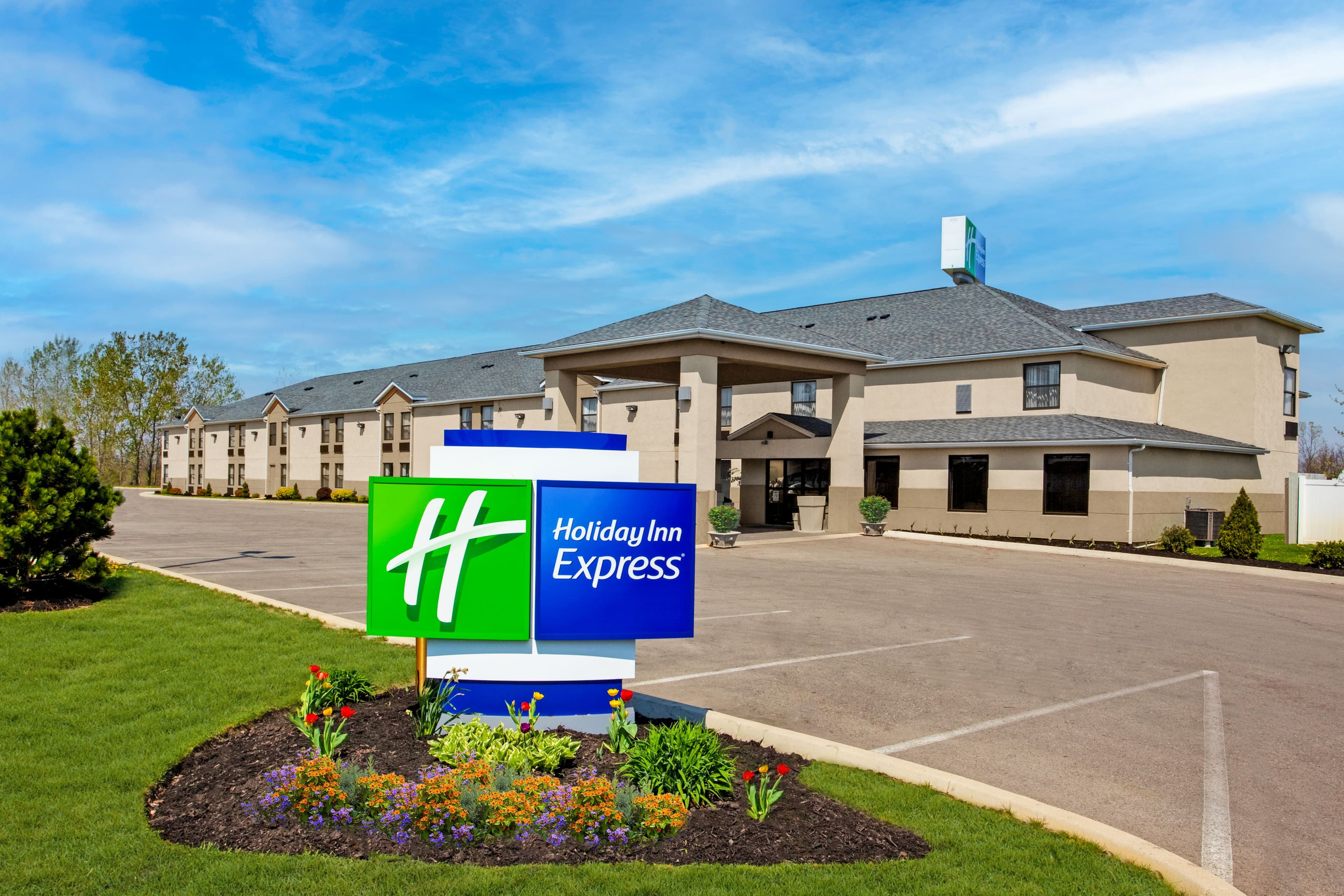 Holiday Inn Express London-I-70 - Image 1