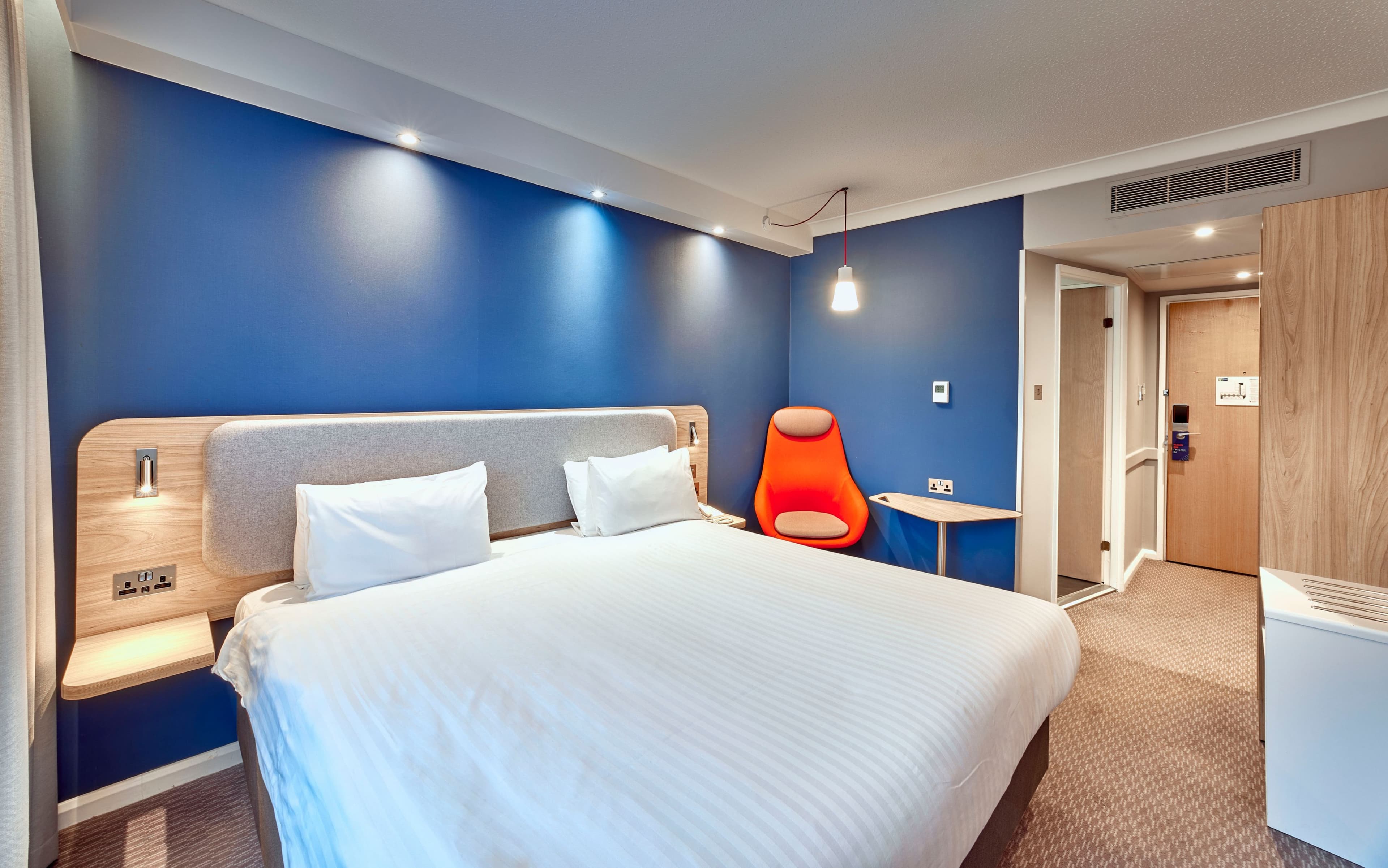 Holiday Inn Express London - Stratford — 7