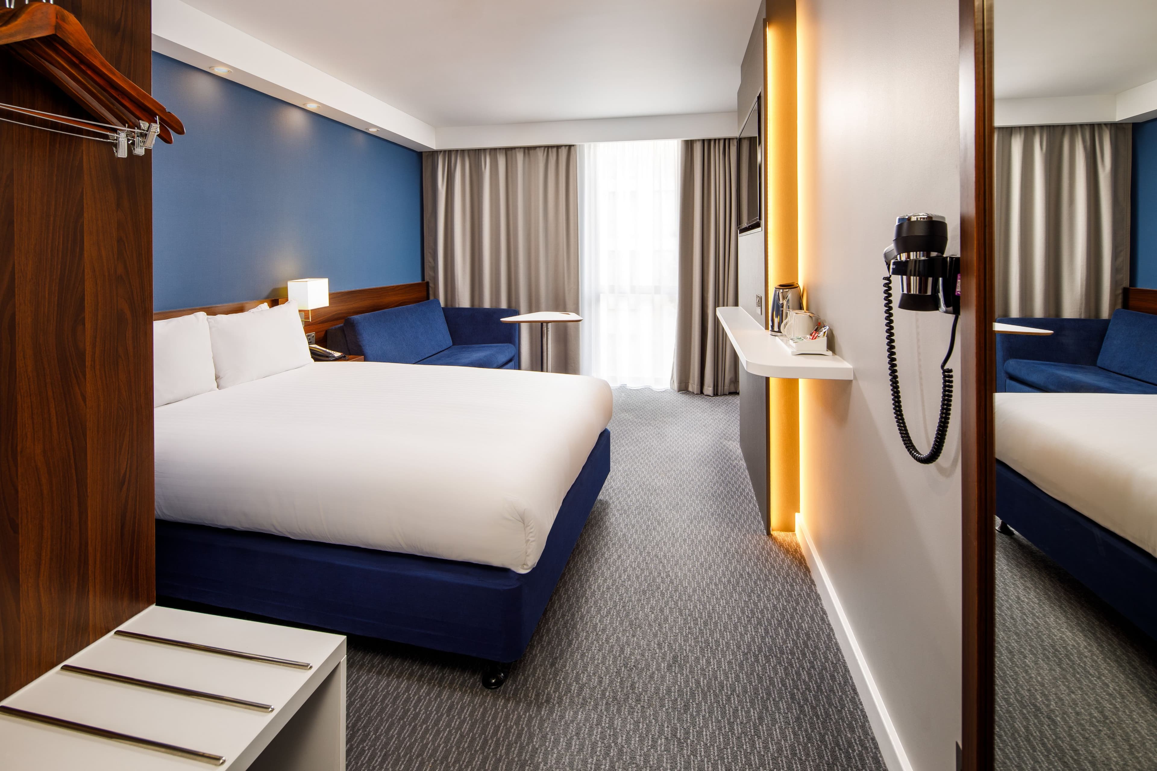 Holiday Inn Express London - ExCeL — 12
