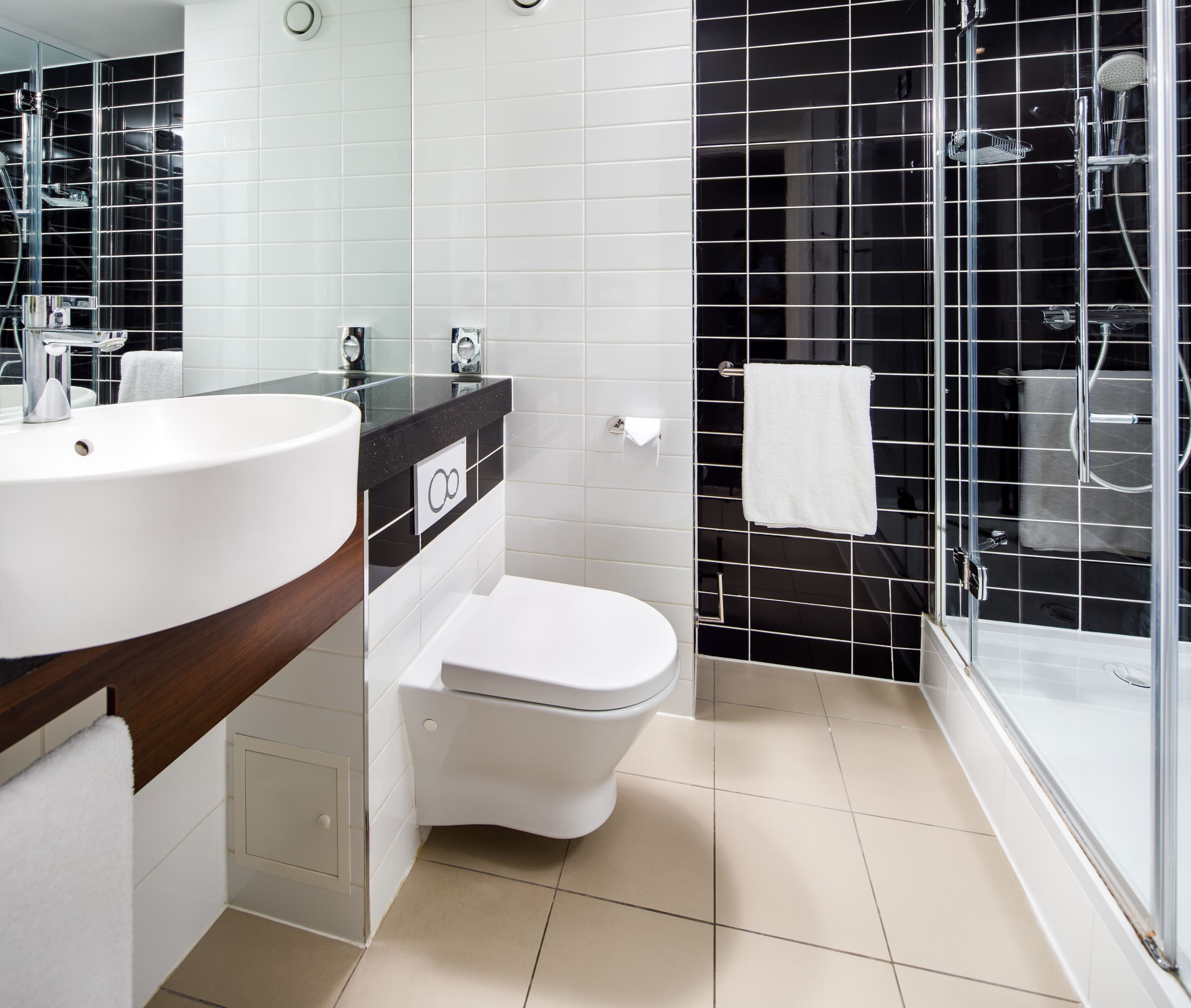 Standard Room with Free Hot Breakfast - Image 8