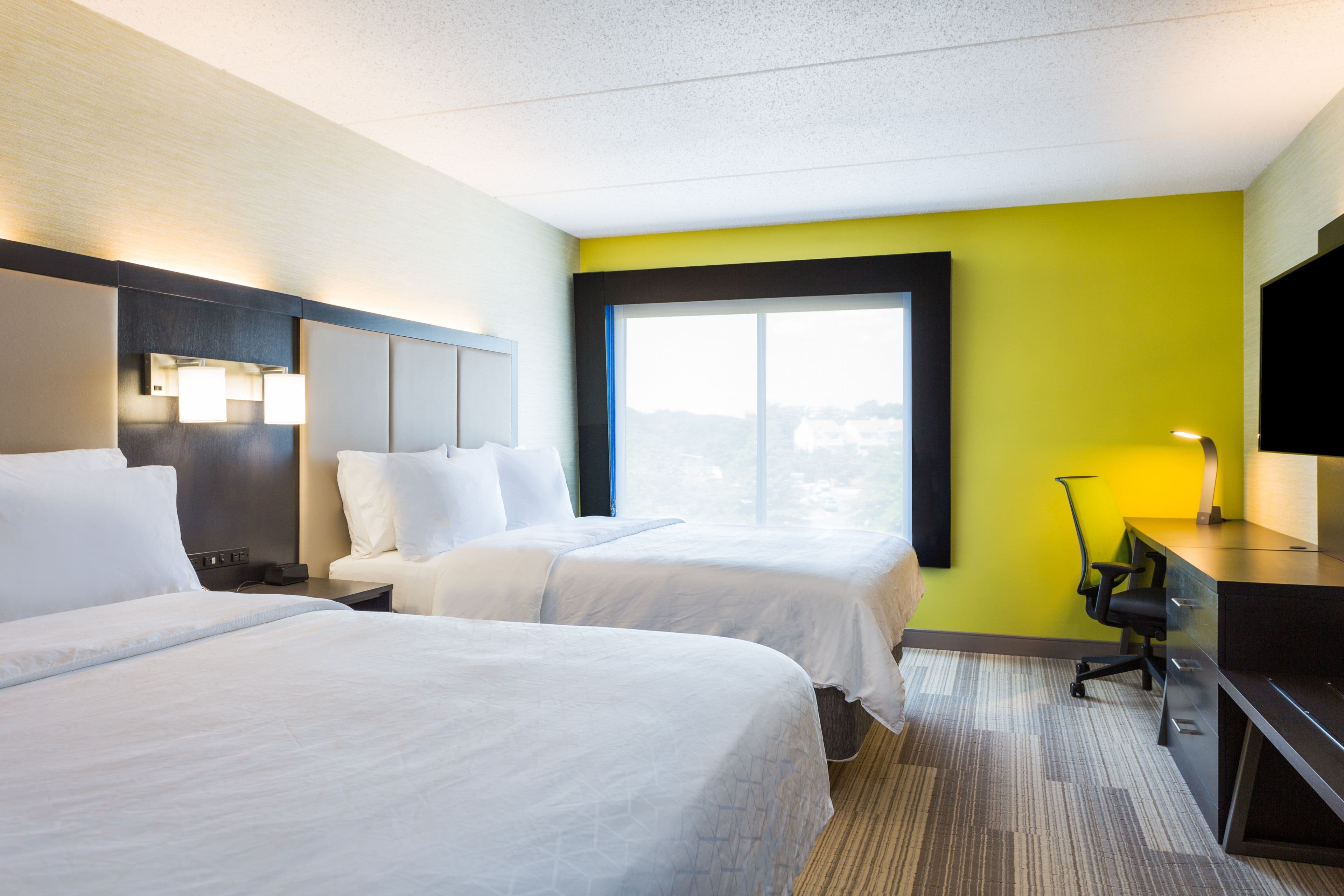Holiday Inn Express Lorton - Image 2