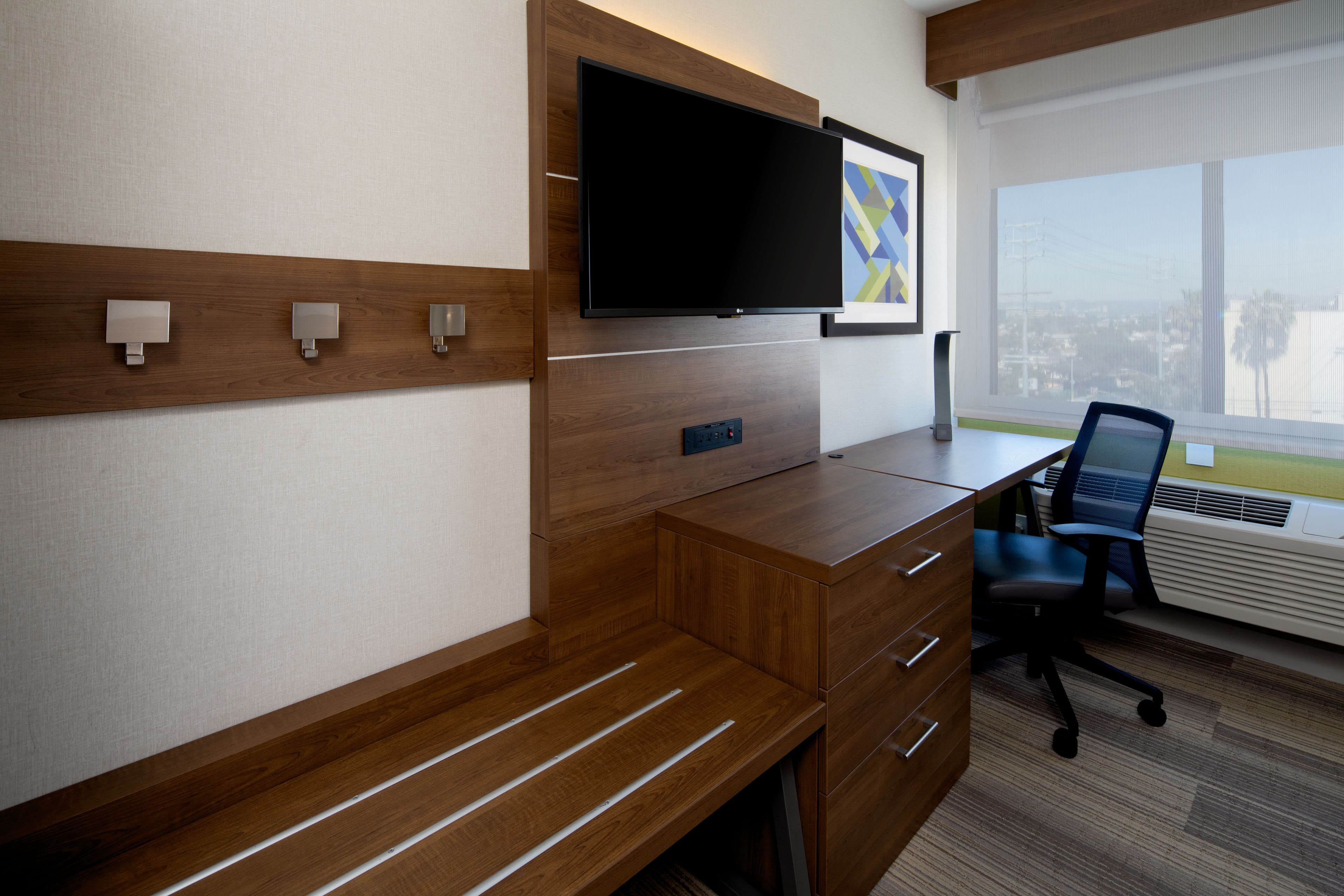 Holiday Inn Express Los Angeles - LAX Airport — 10