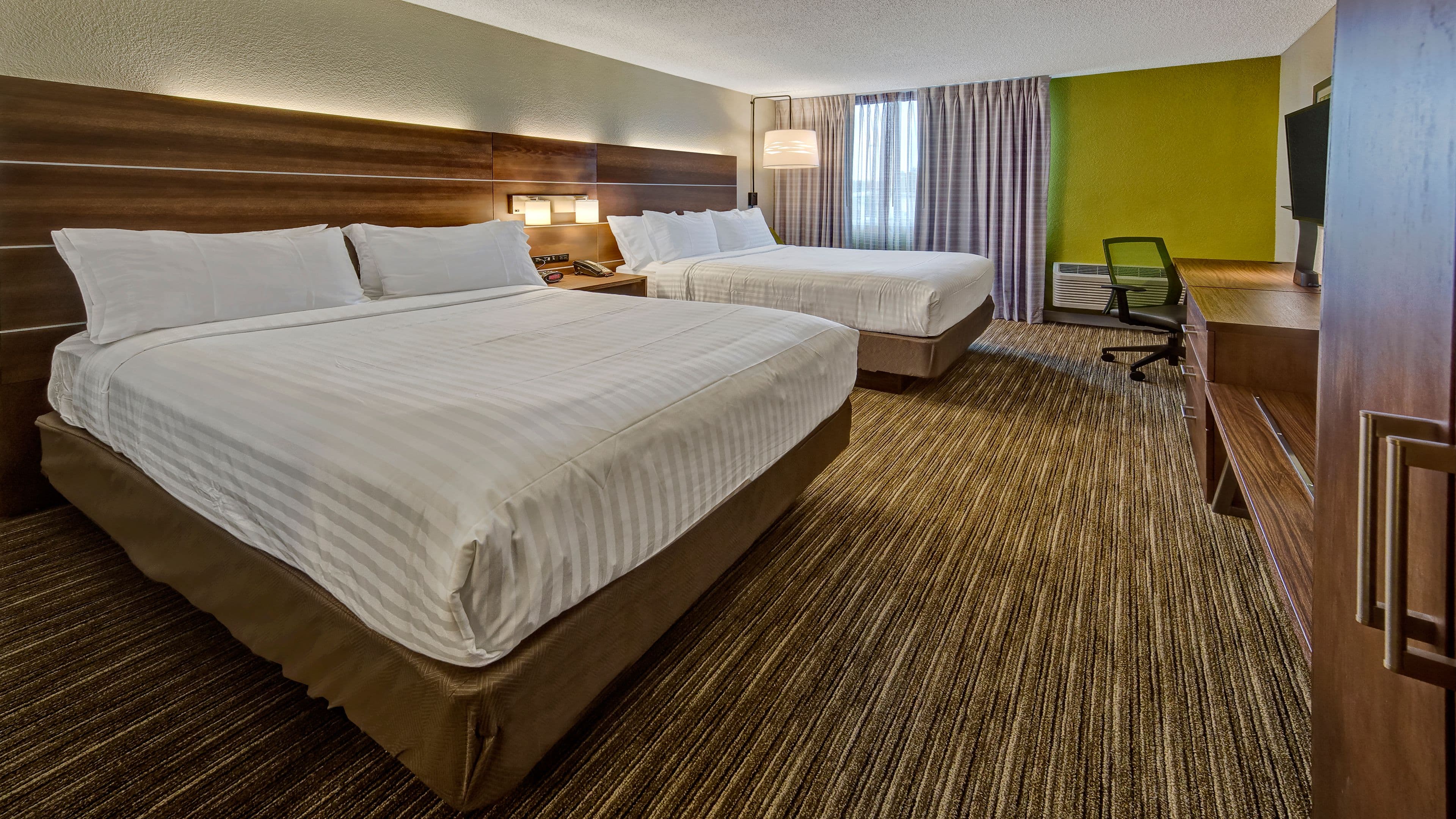 Holiday Inn Express Louisville Airport Expo Center — 18
