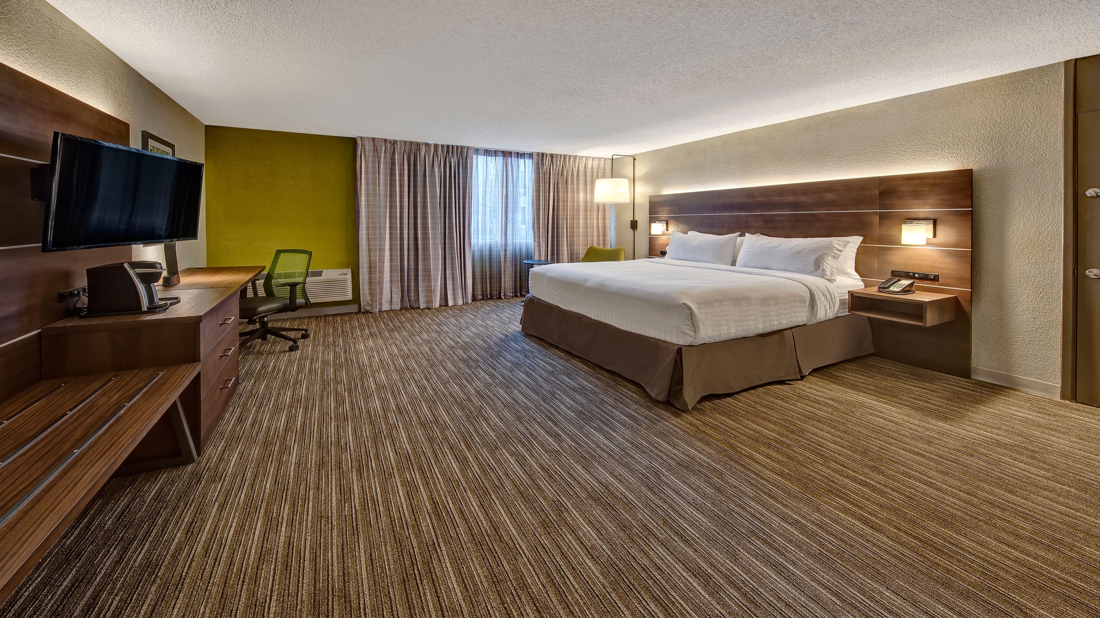 Holiday Inn Express Louisville Airport Expo Center — 8