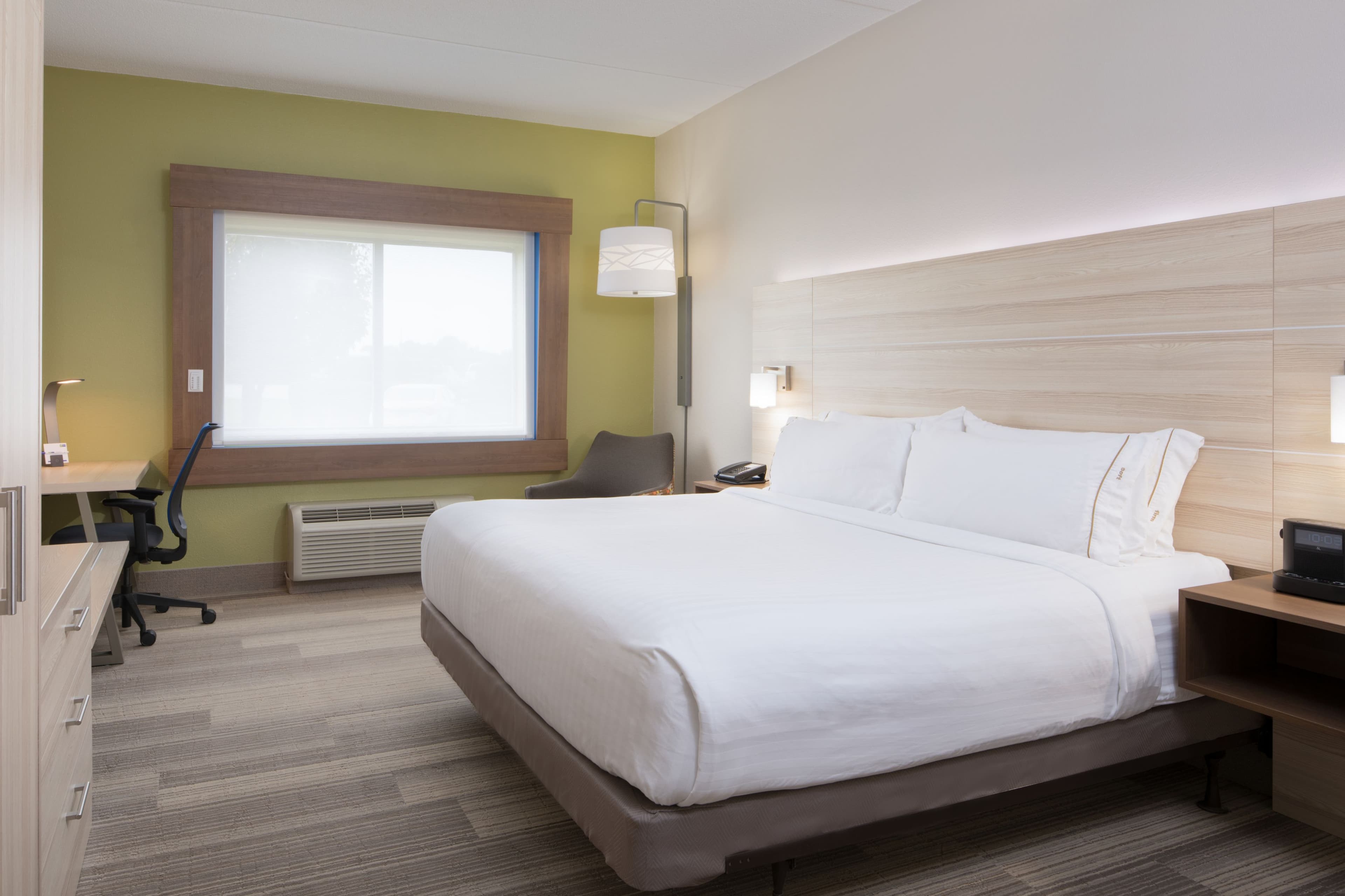 Holiday Inn Express Louisville Northeast - Image 4
