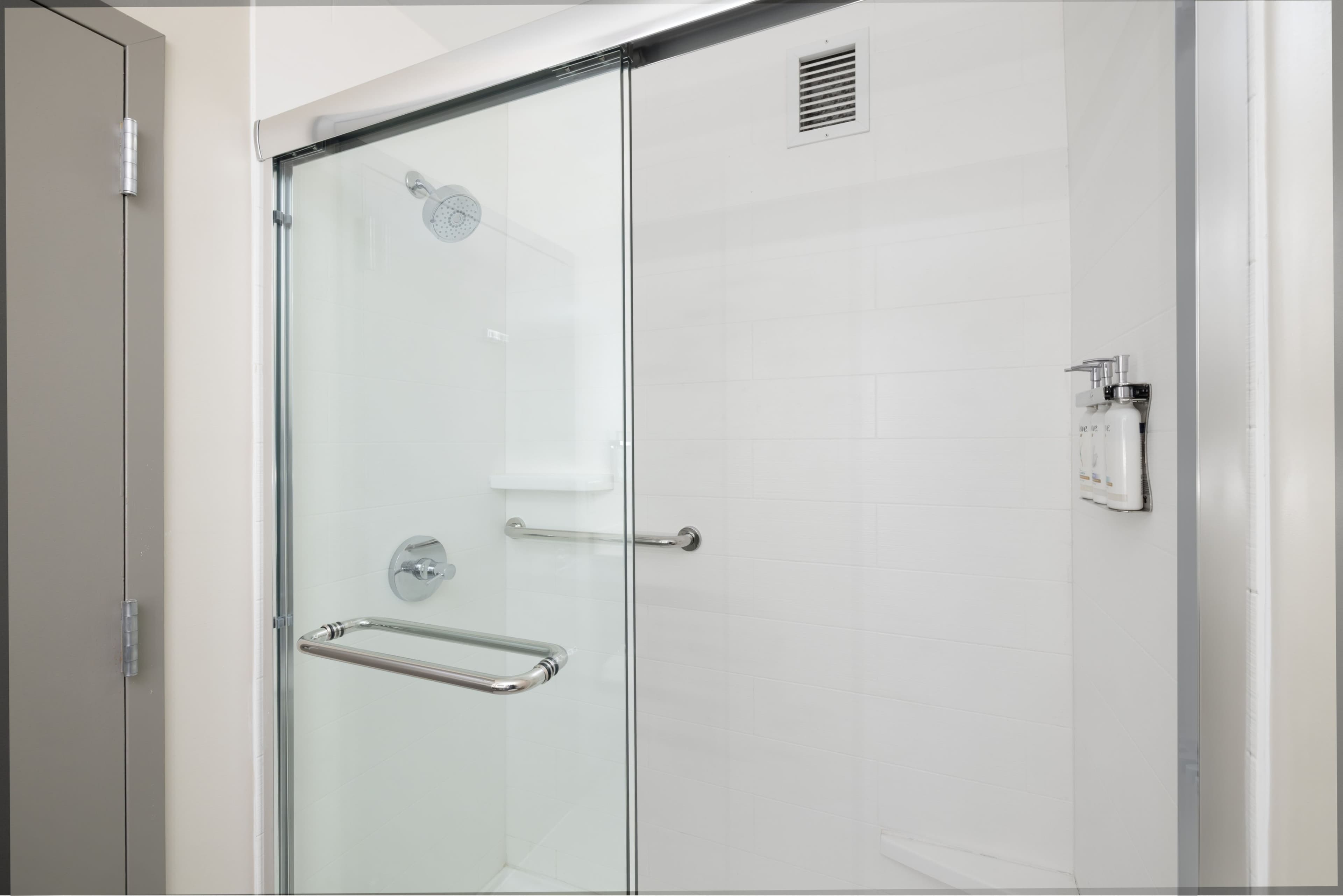 Holiday Inn Express Ludlow - Chicopee Area - Image 4