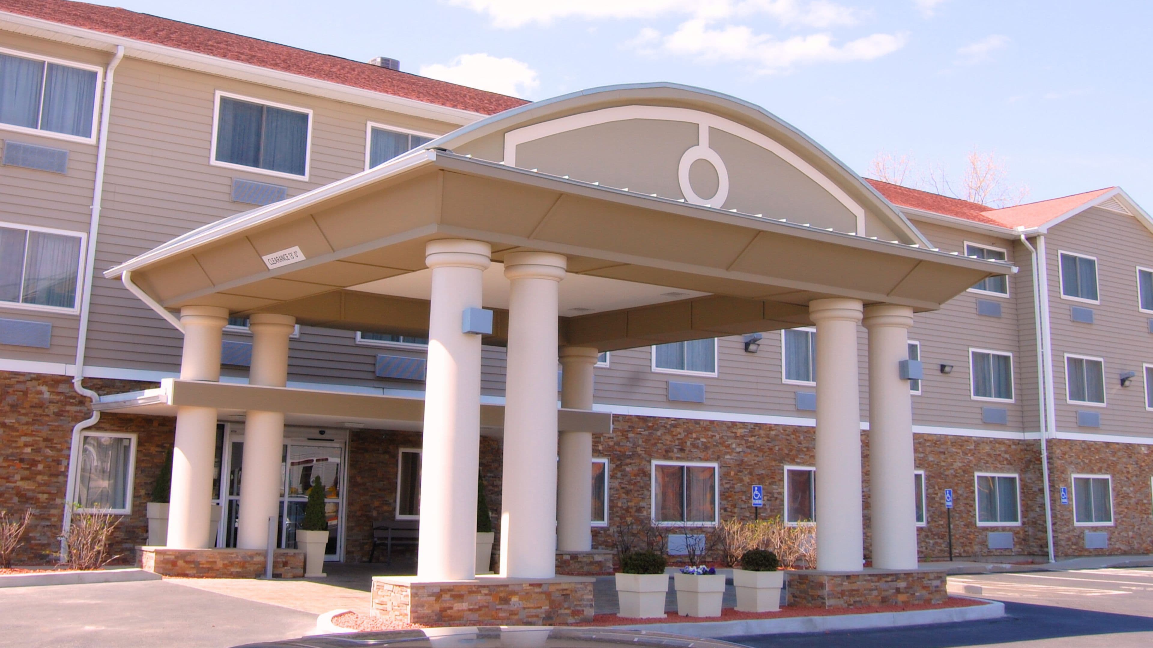 Holiday Inn Express Ludlow - Chicopee Area - Image 1
