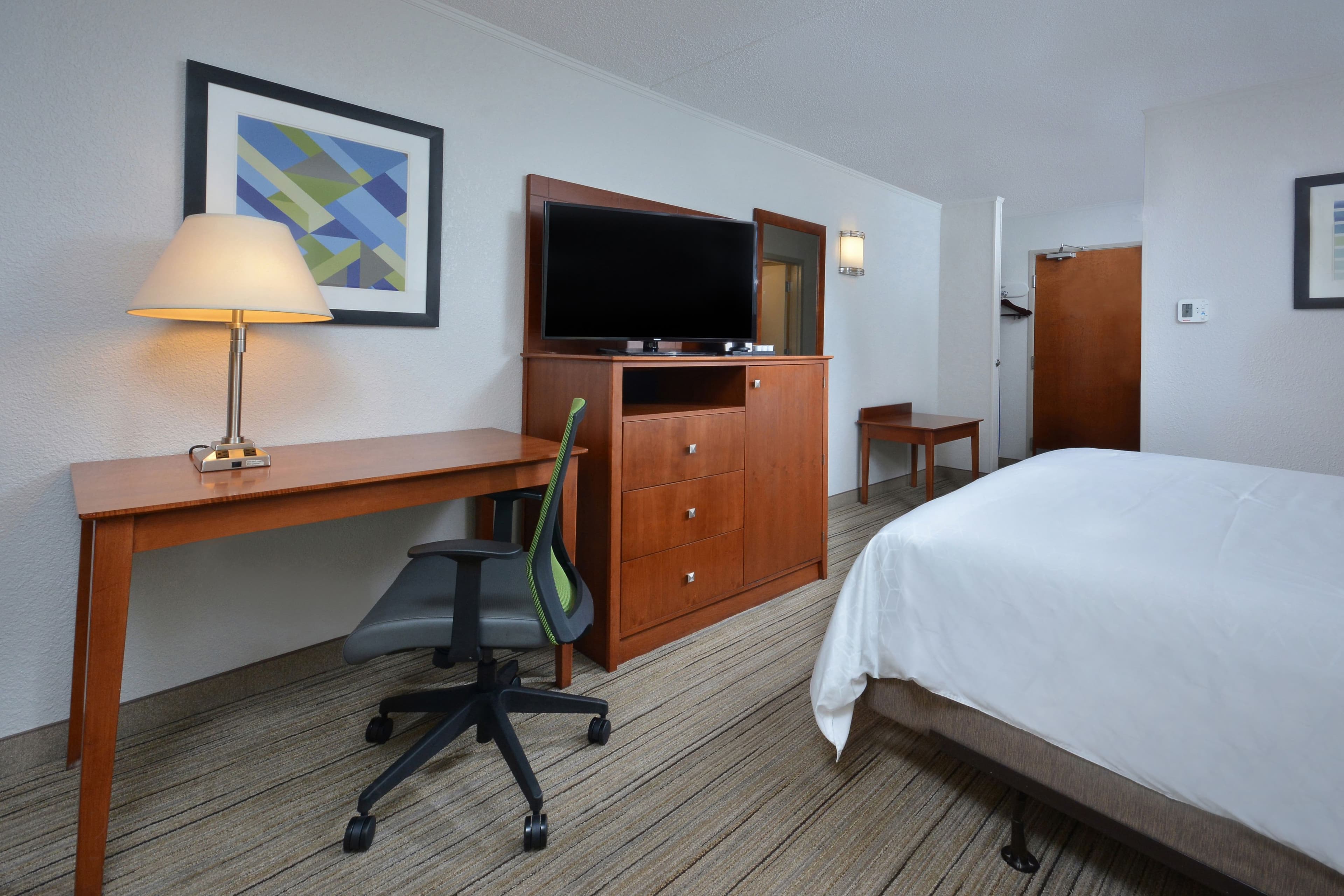 Holiday Inn Express Lynchburg - Image 3