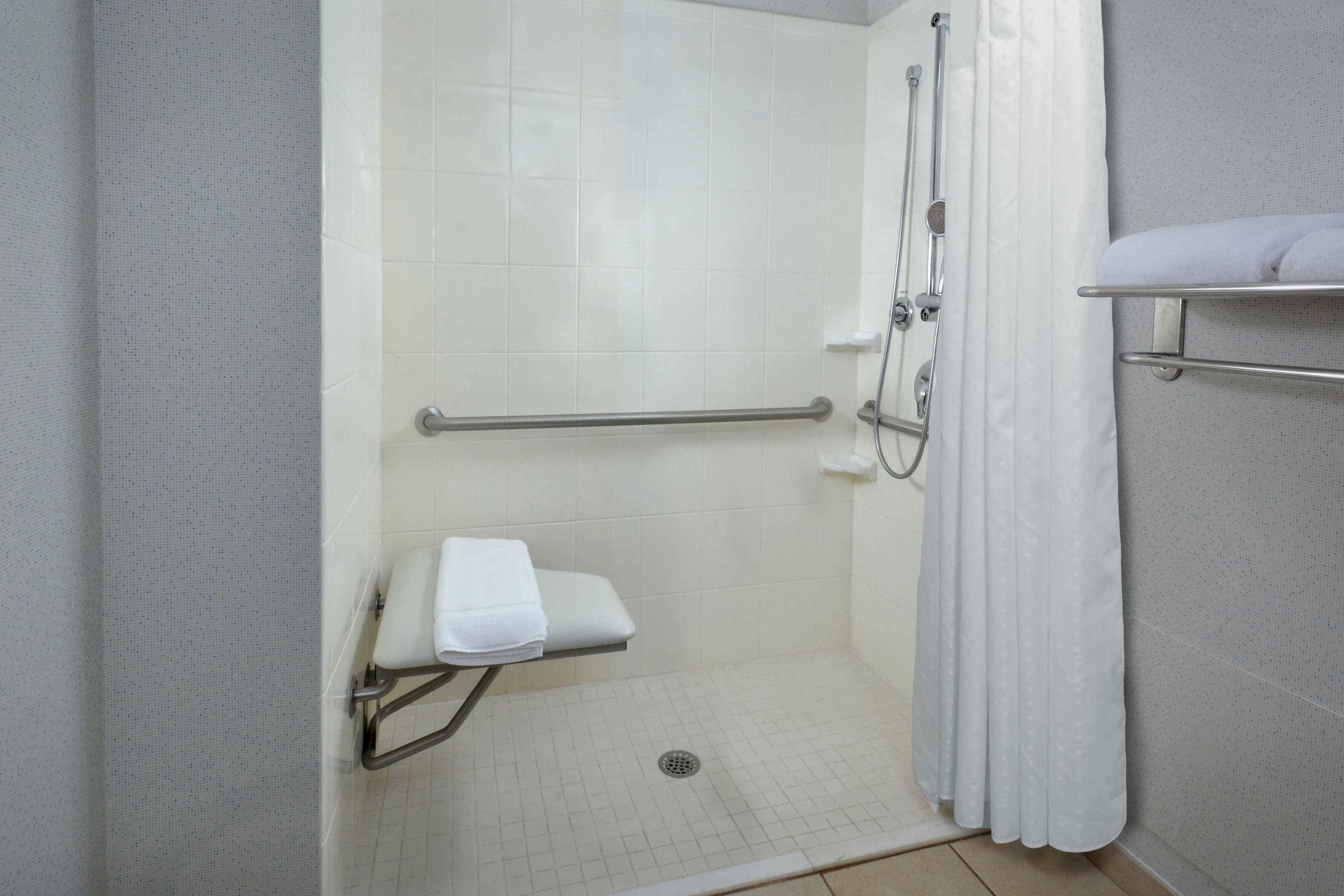 Holiday Inn Express Lynchburg — 23