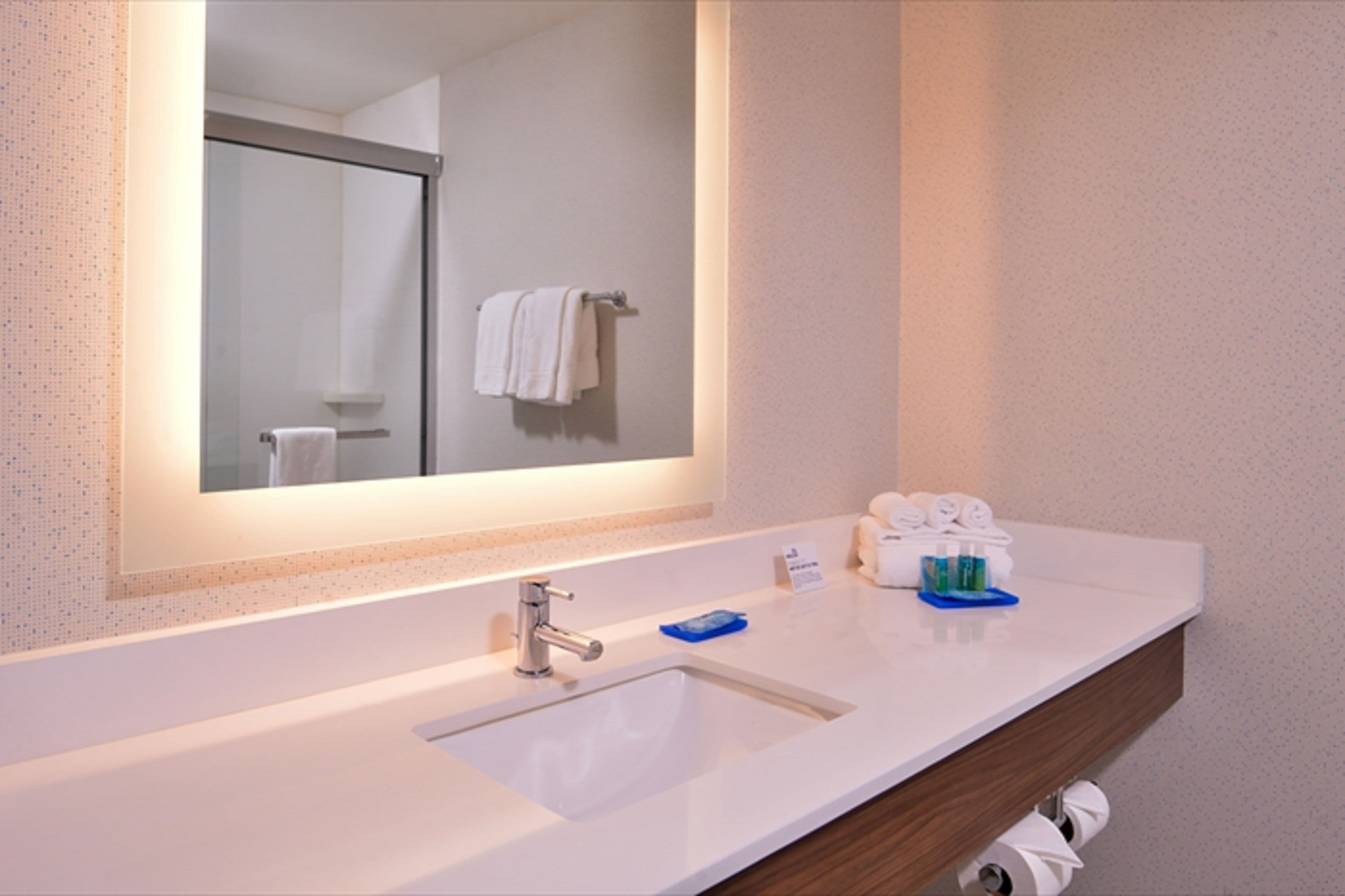 Holiday Inn Express Madera-Yosemite Pk Area - Image 5