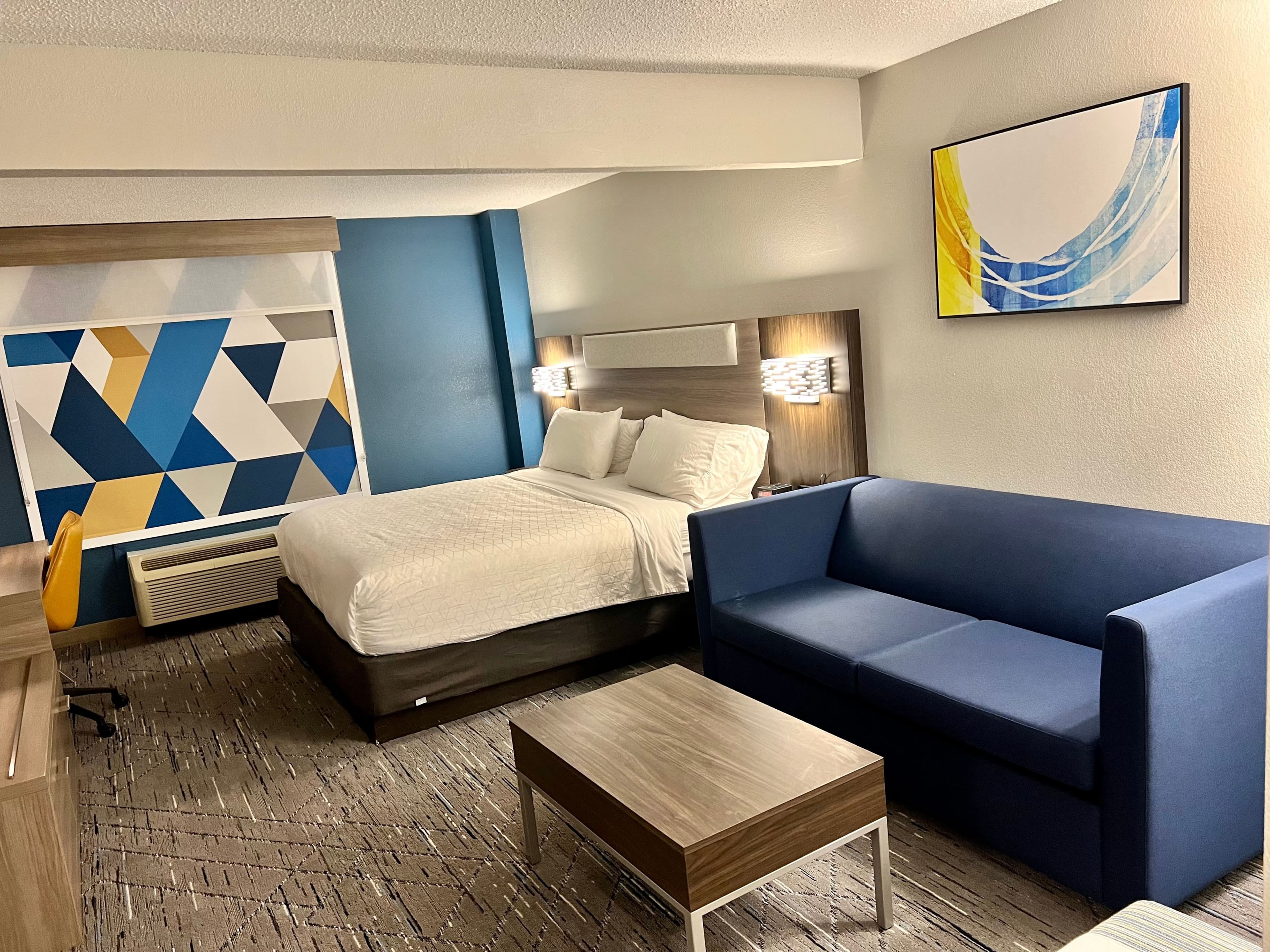 Holiday Inn Express Madison - Image 3