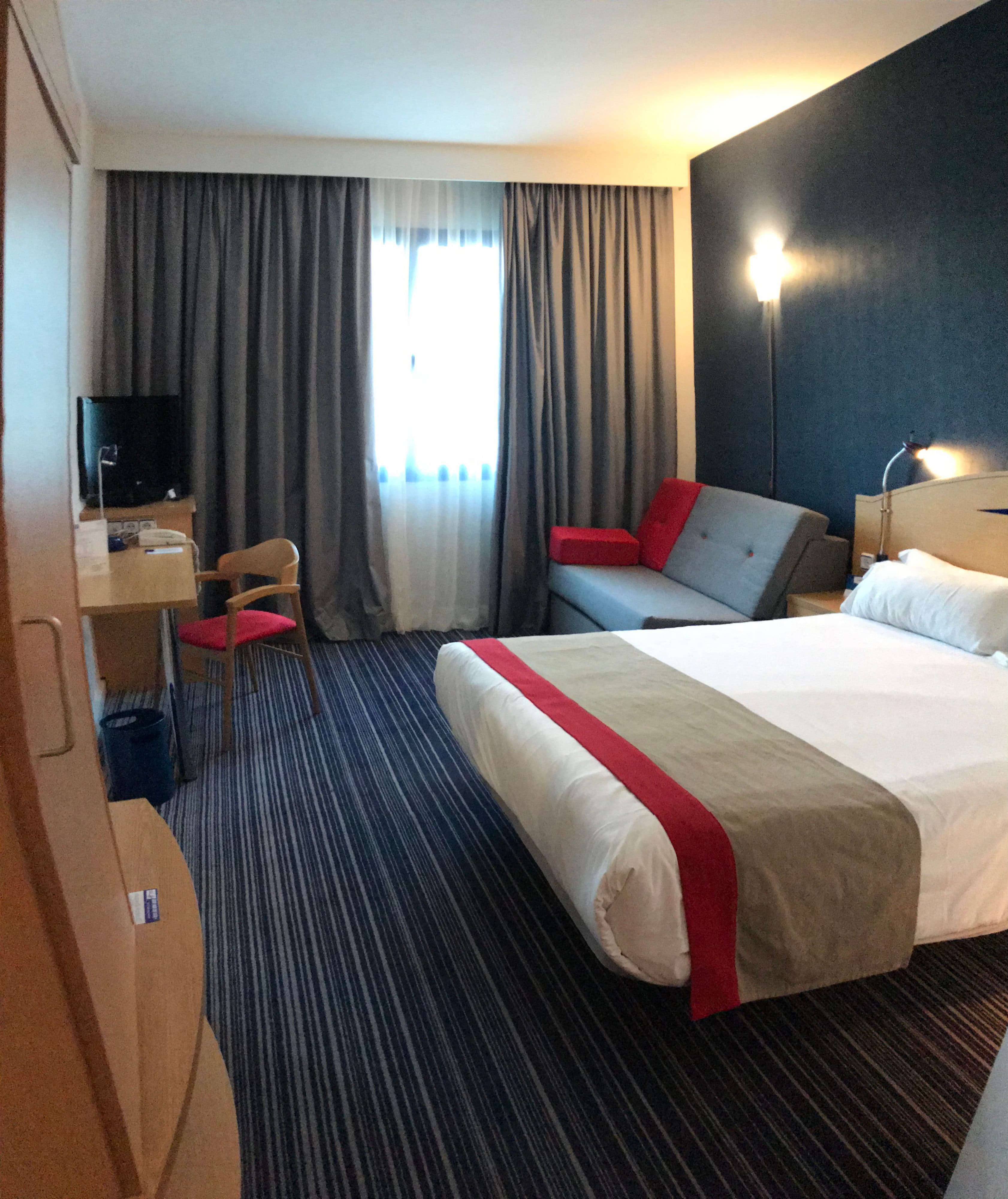 Holiday Inn Express Madrid-San Sebastian d/l Reyes - Image 2